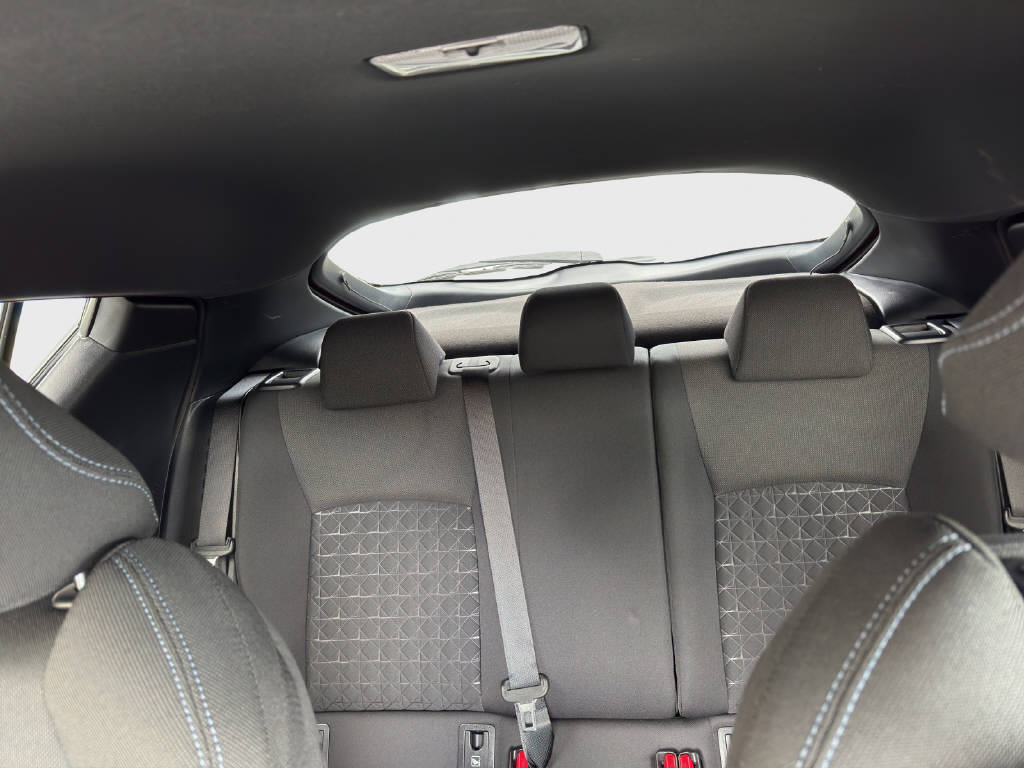 TOYOTA C-HR 2.0 VVTi HSD Trend-image-15