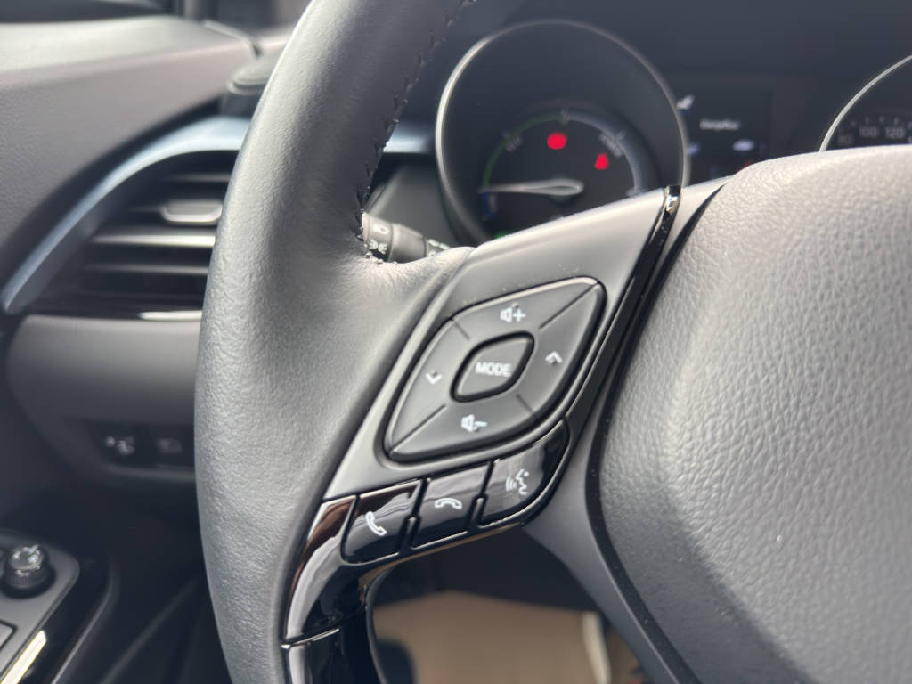 TOYOTA C-HR 2.0 VVTi HSD Trend-image-5