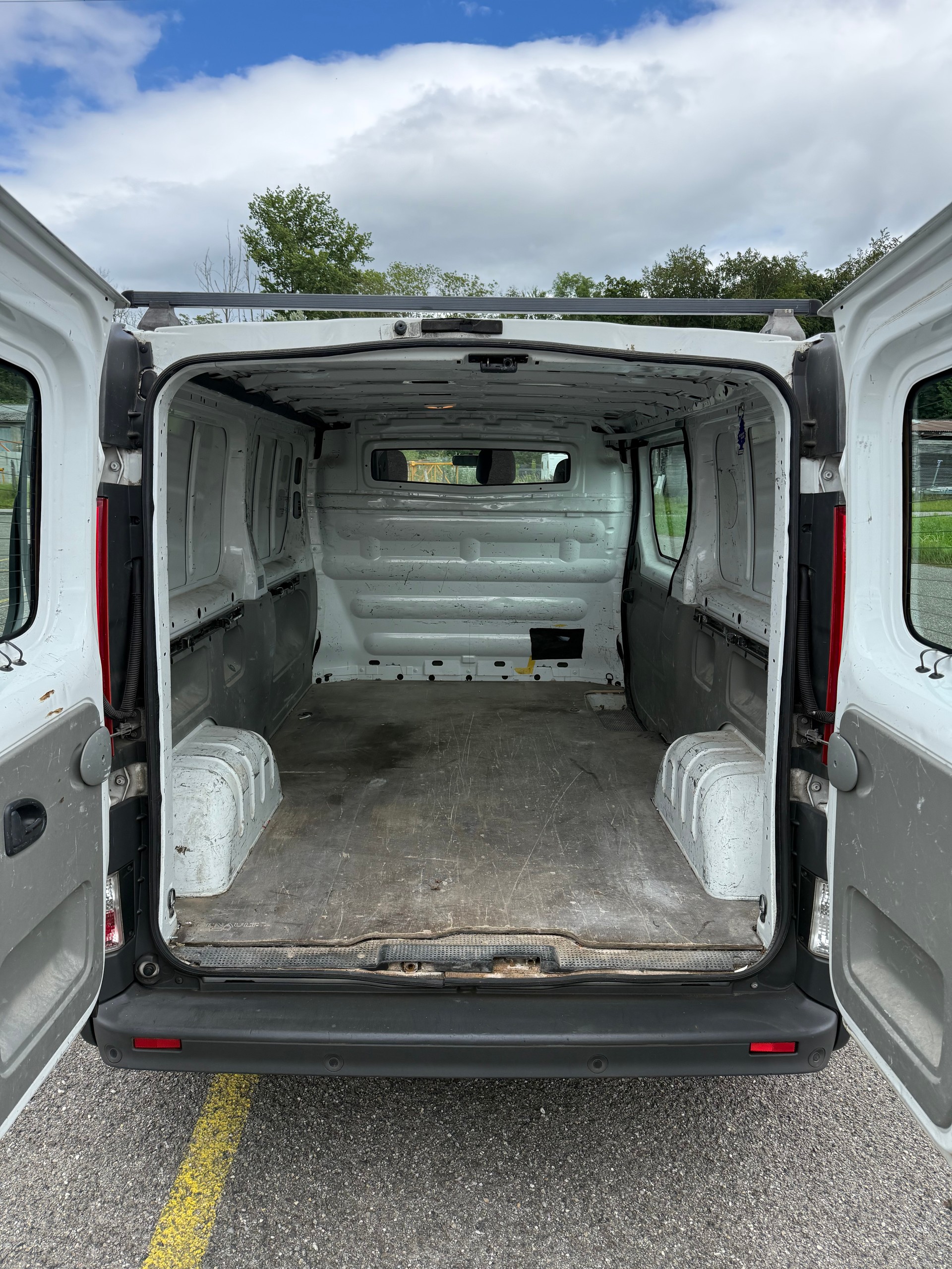 RENAULT Trafic 2.0 dCi 115 2.9t L2H1 MIT KLIMA-image-5