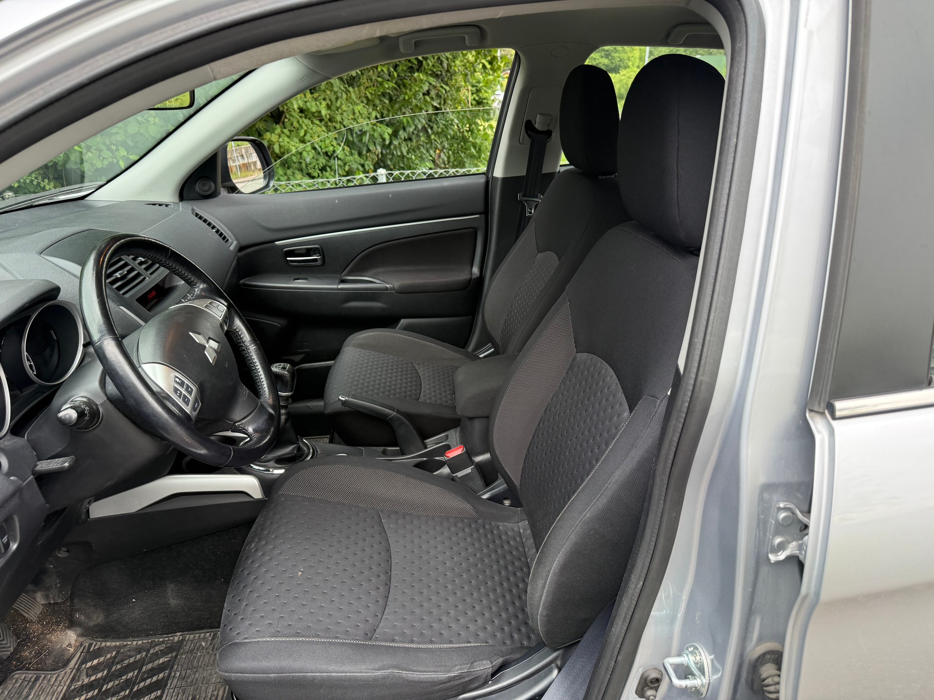 MITSUBISHI ASX 1.8 DID Invite 4WD-image-5