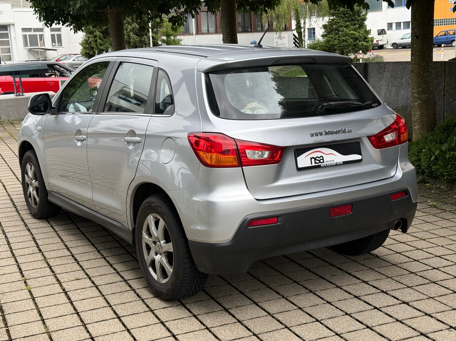 MITSUBISHI ASX 1.8 DID Invite 4WD-image-3