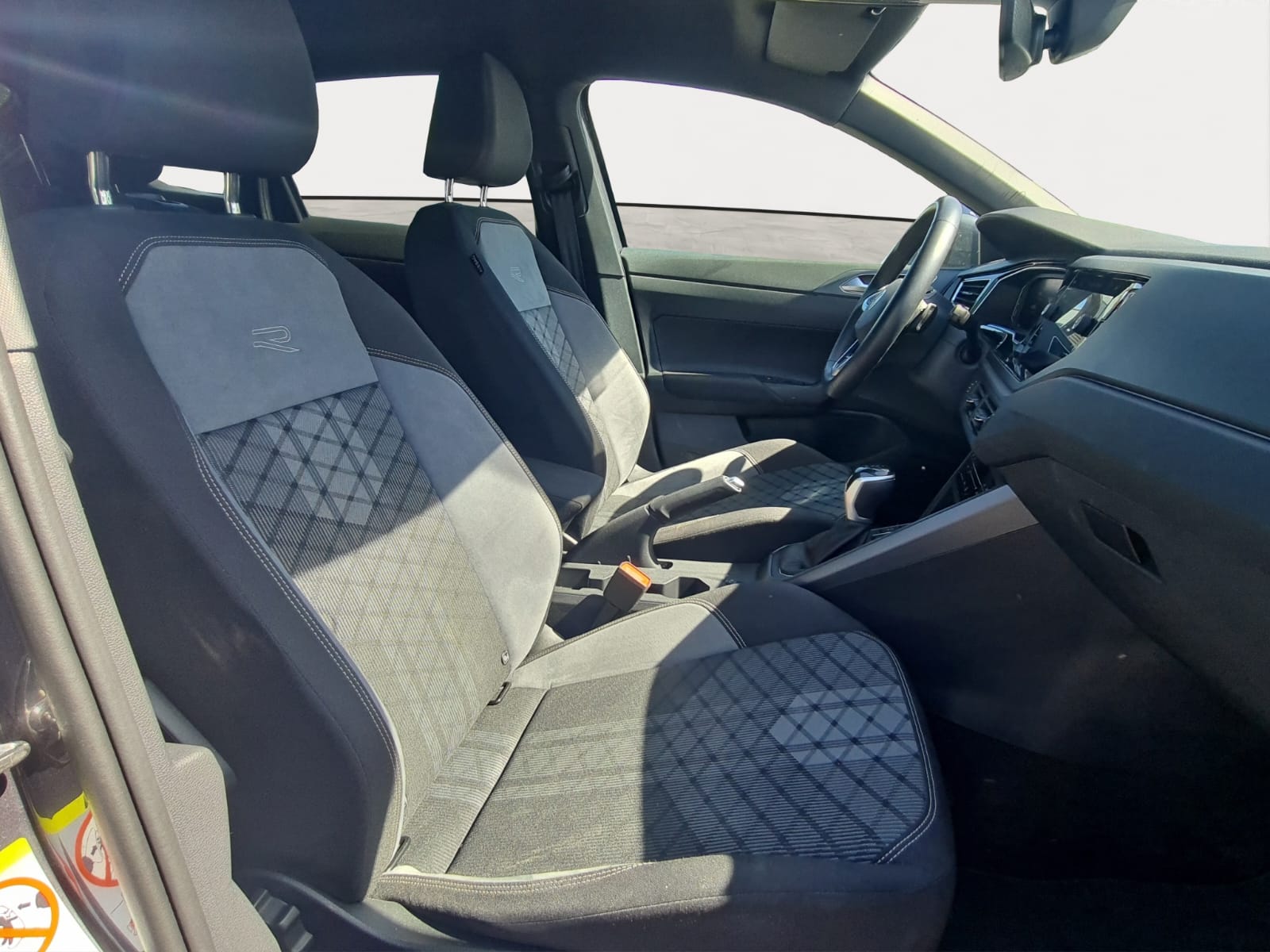 VW Taigo 1.0 TSI R-Line DSG-image-13