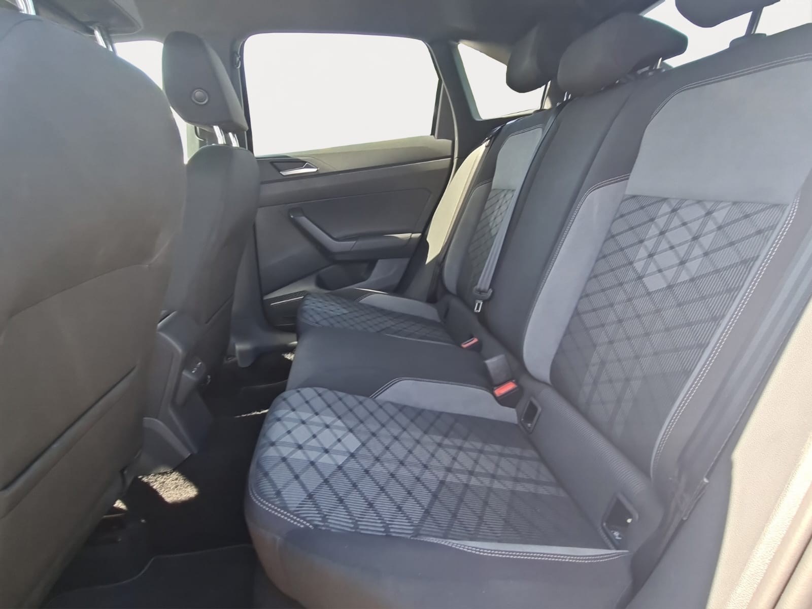 VW Taigo 1.0 TSI R-Line DSG-image-14