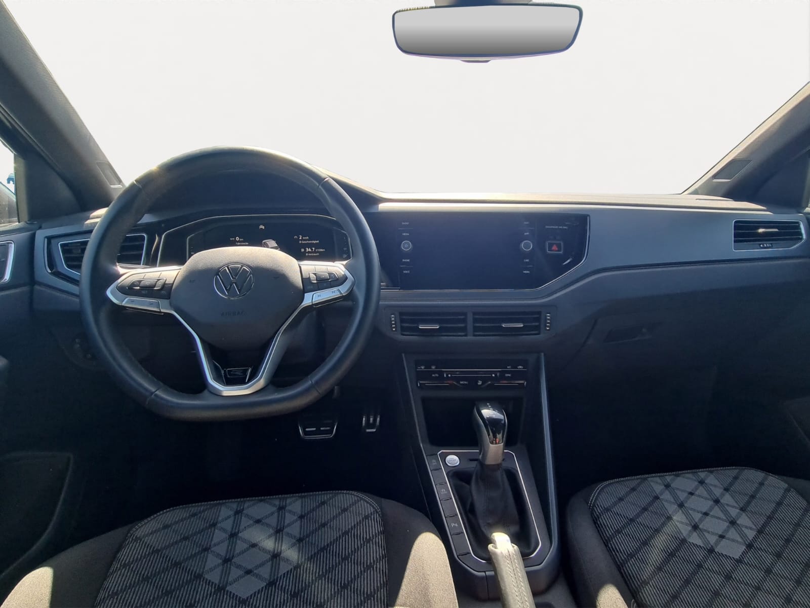 VW Taigo 1.0 TSI R-Line DSG-image-11