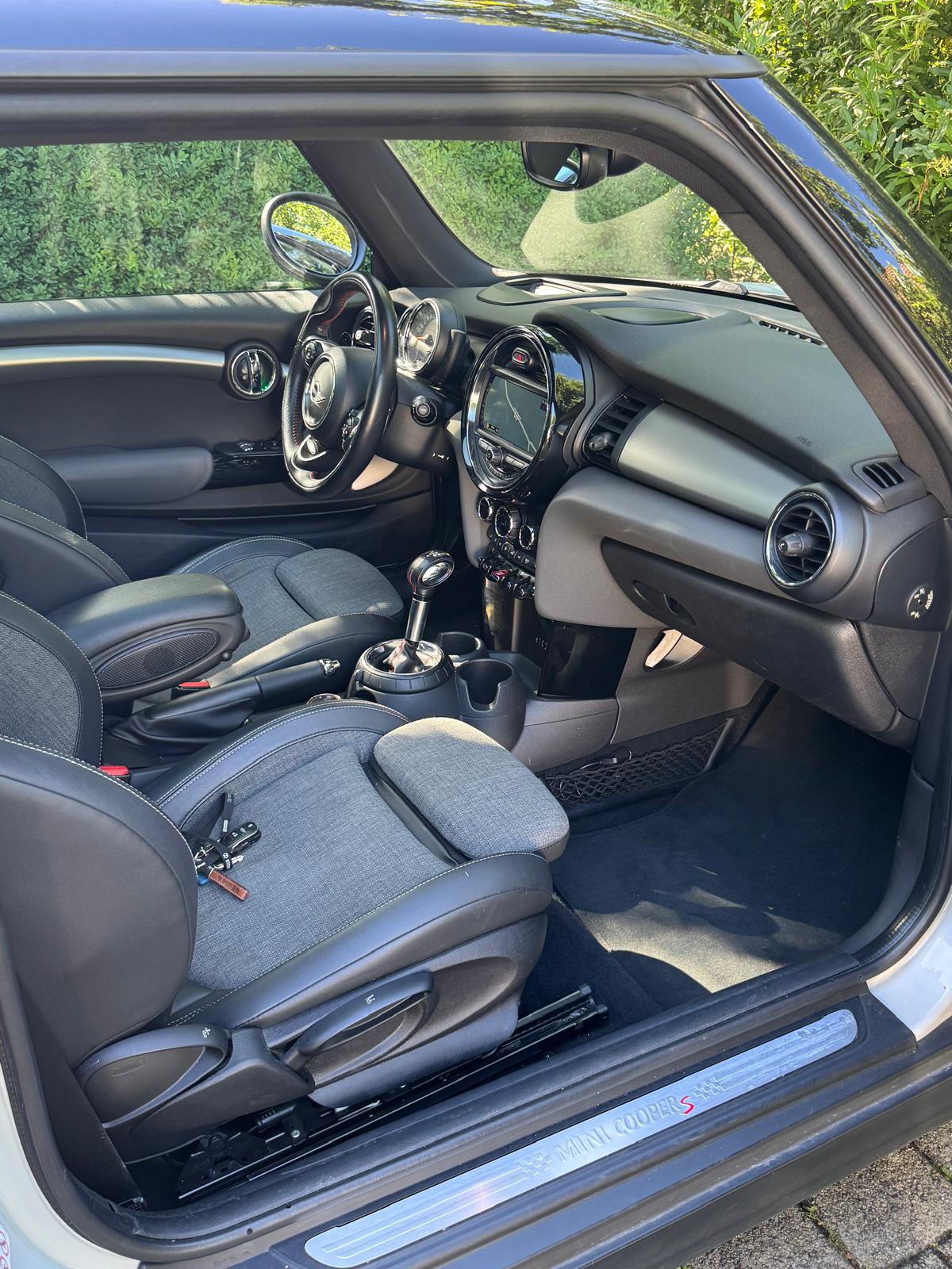 MINI 2.0i Cooper S-image-9
