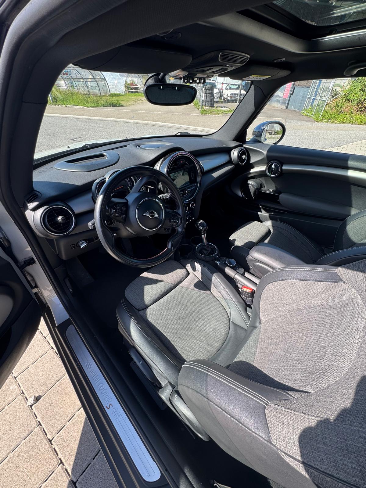 MINI 2.0i Cooper S-image-8