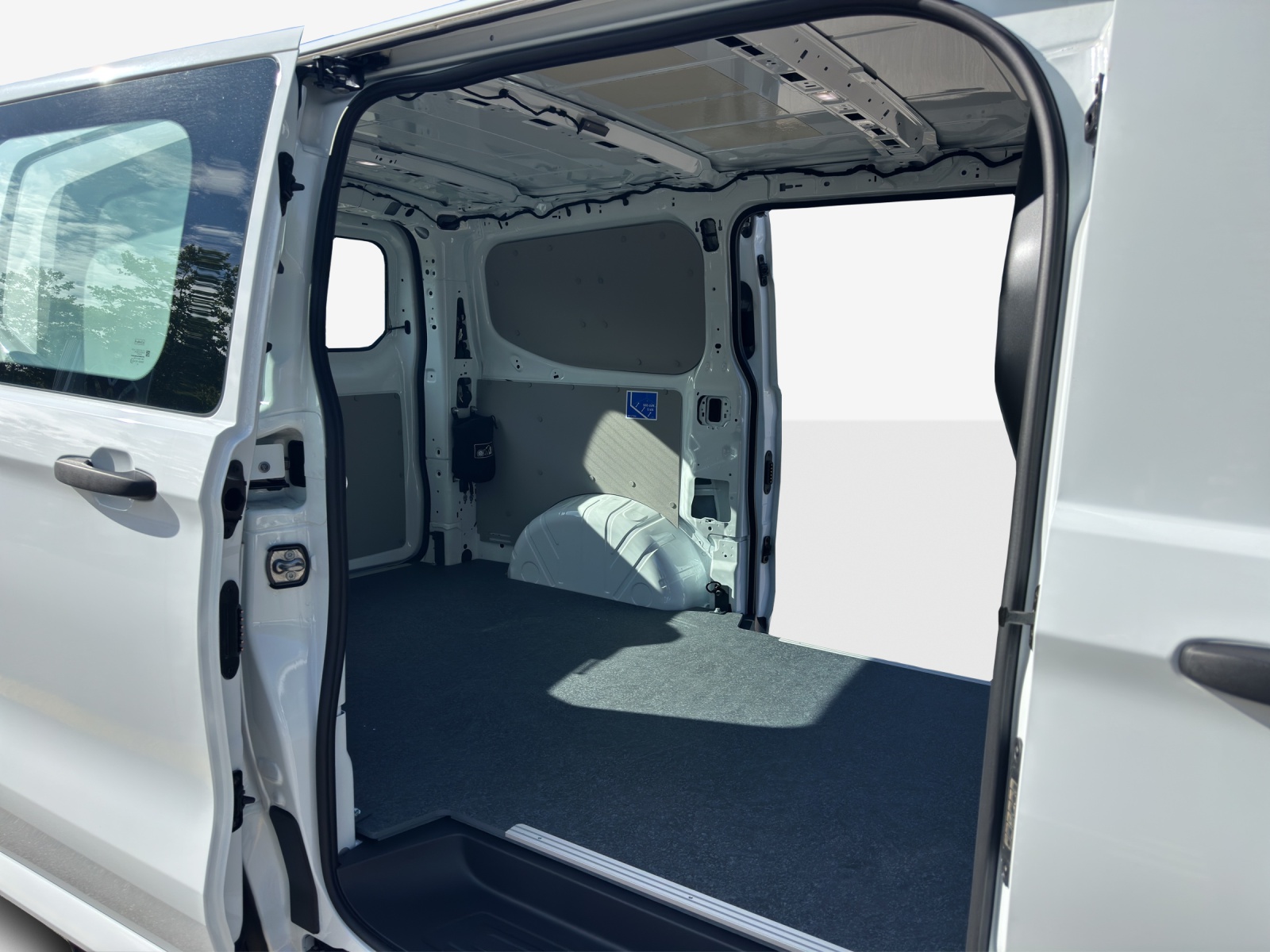 VW Transporter 2.0 TDI-image-11