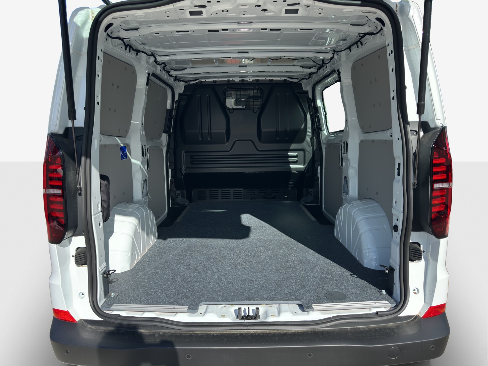 VW Transporter 2.0 TDI-image-12