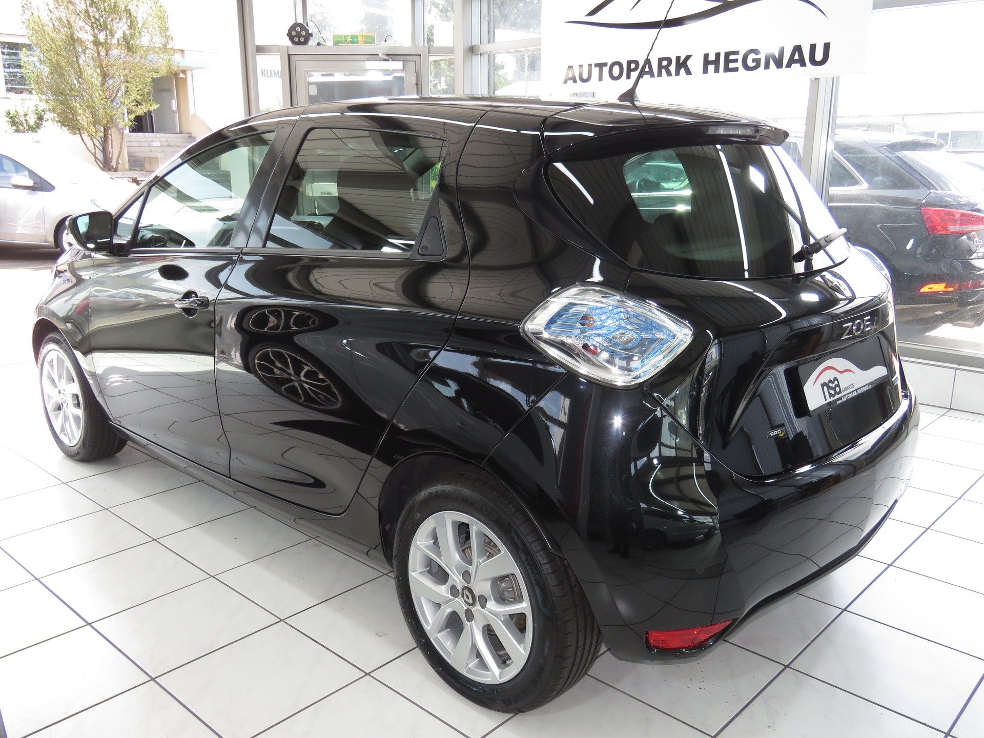 RENAULT Zoe Limited R110 "Automat" (Batterie Miete)-image-5