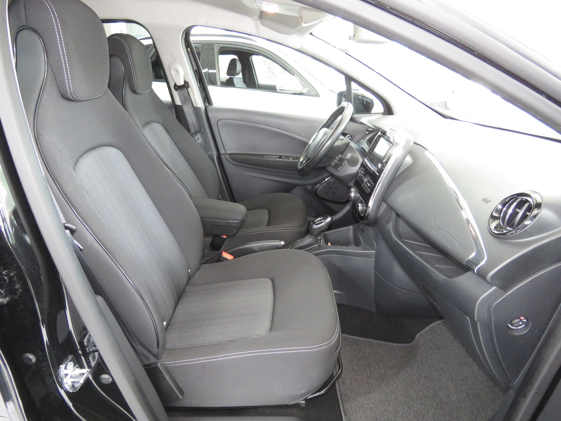RENAULT Zoe Limited R110 "Automat" (Batterie Miete)-image-11