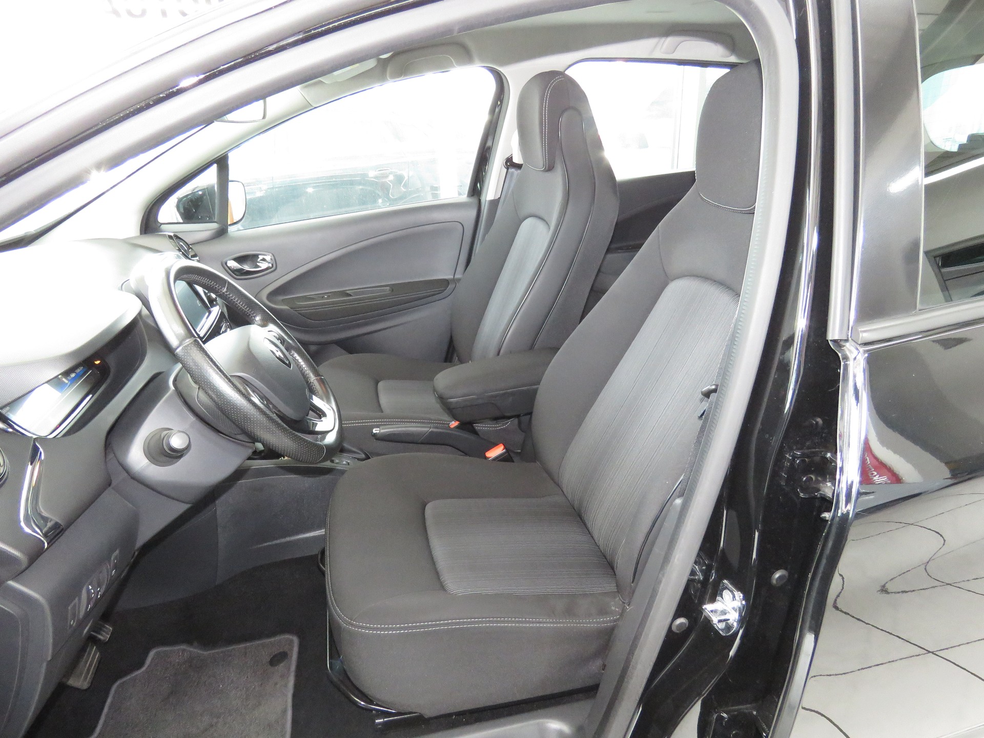 RENAULT Zoe Limited R110 "Automat" (Batterie Miete)-image-7
