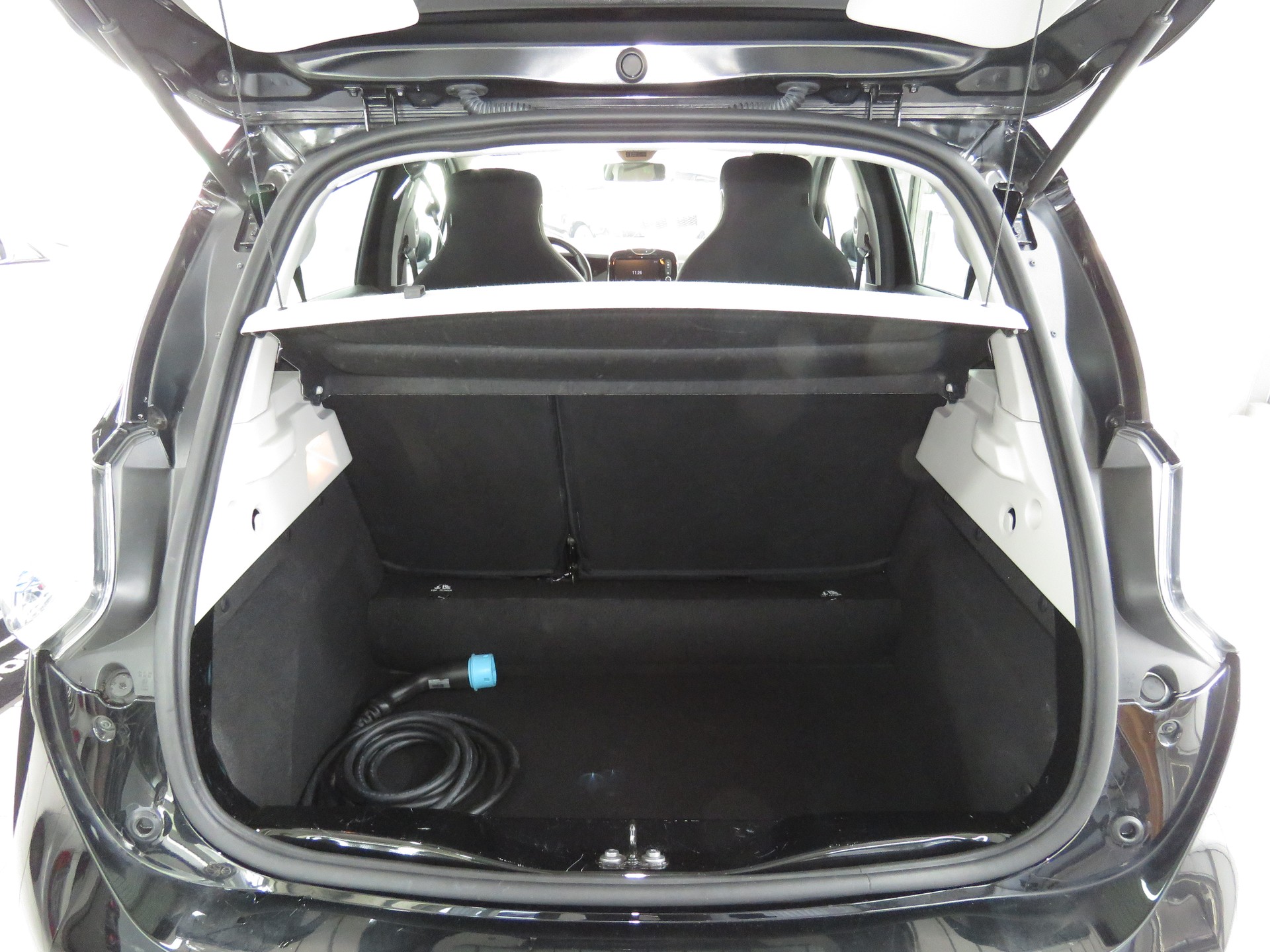 RENAULT Zoe Limited R110 "Automat" (Batterie Miete)-image-9