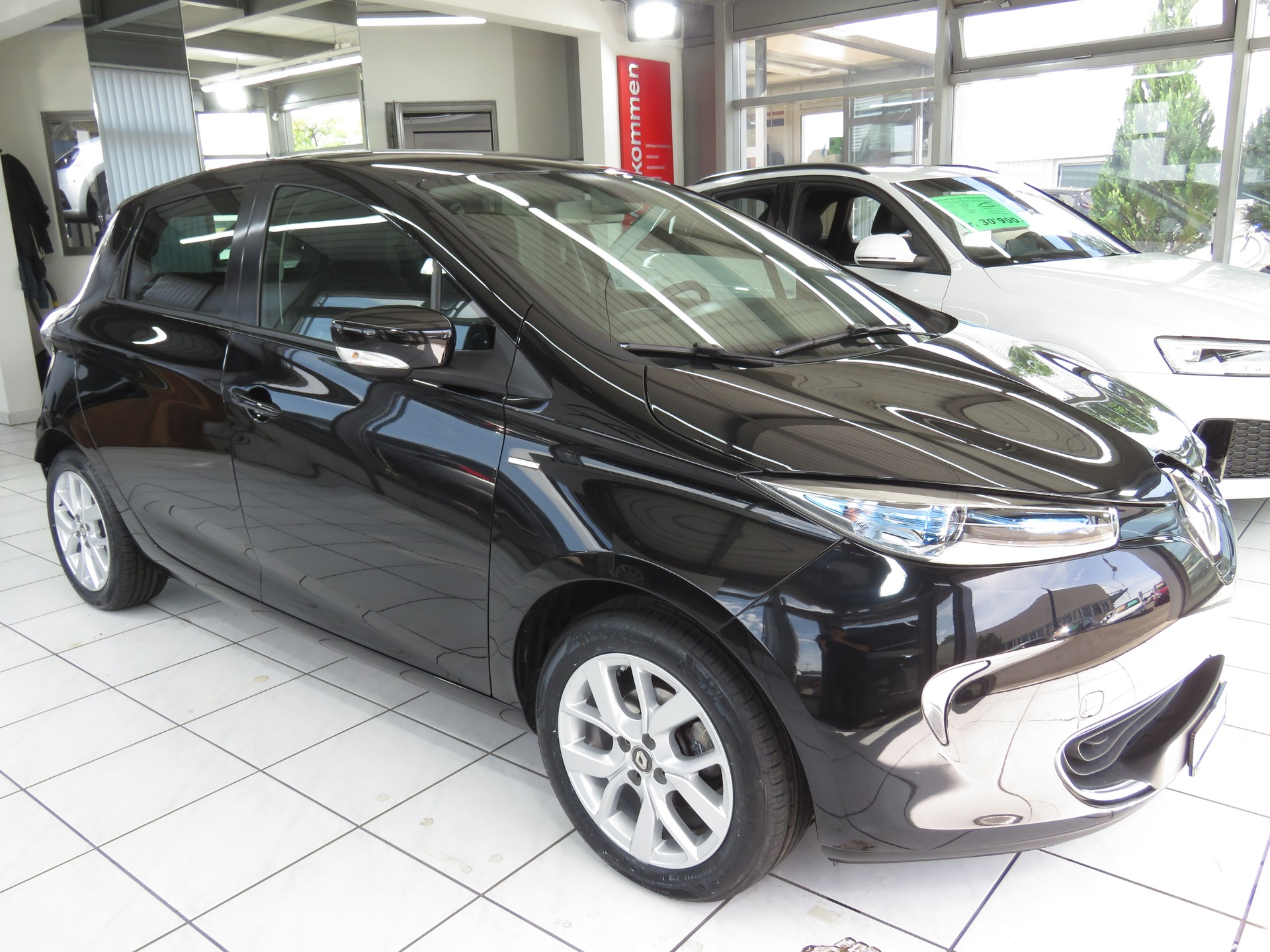 RENAULT Zoe Limited R110 "Automat" (Batterie Miete)-image-2