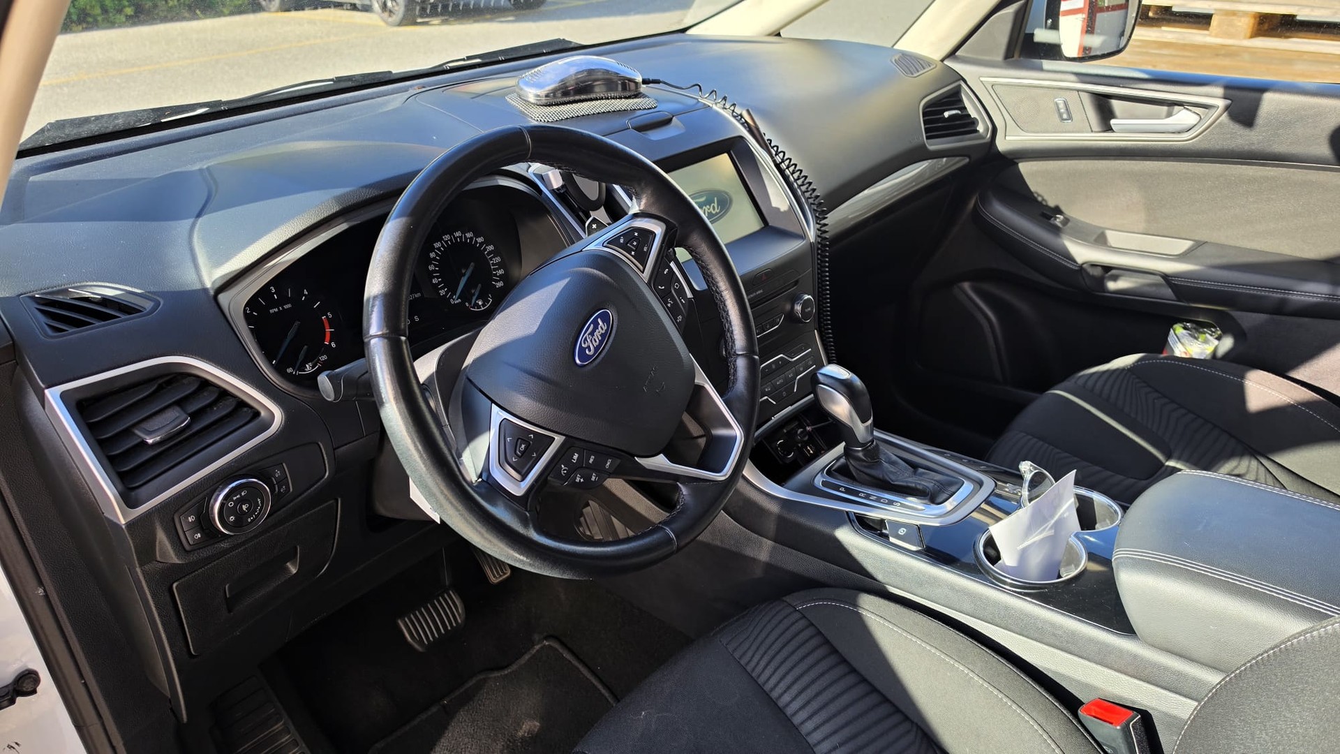 FORD Trend-image-3