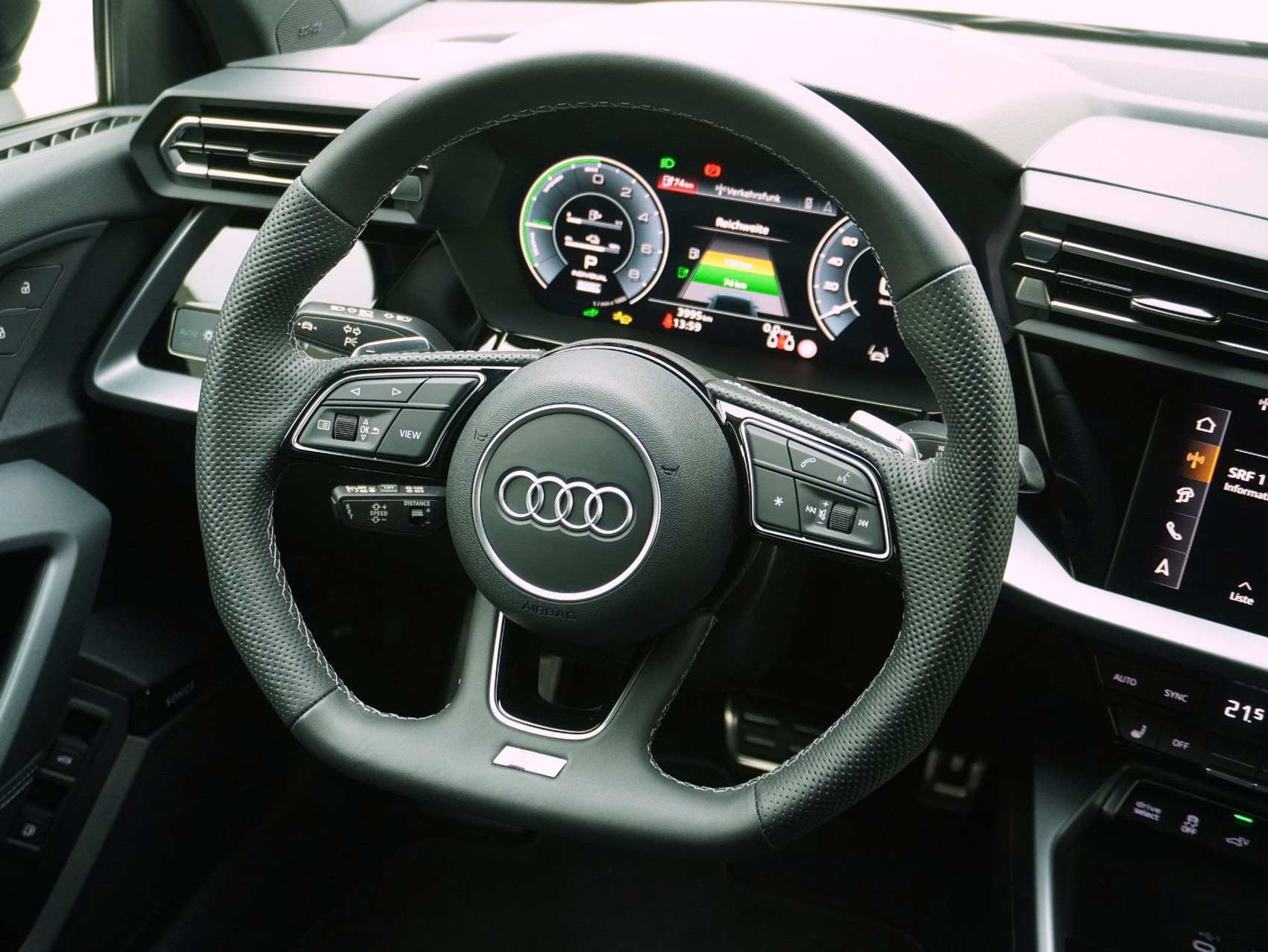 AUDI A3 Sportback 40 TFSI e S line S-Tronic **Audi Werksgarantie bis 08/2030**-image-11