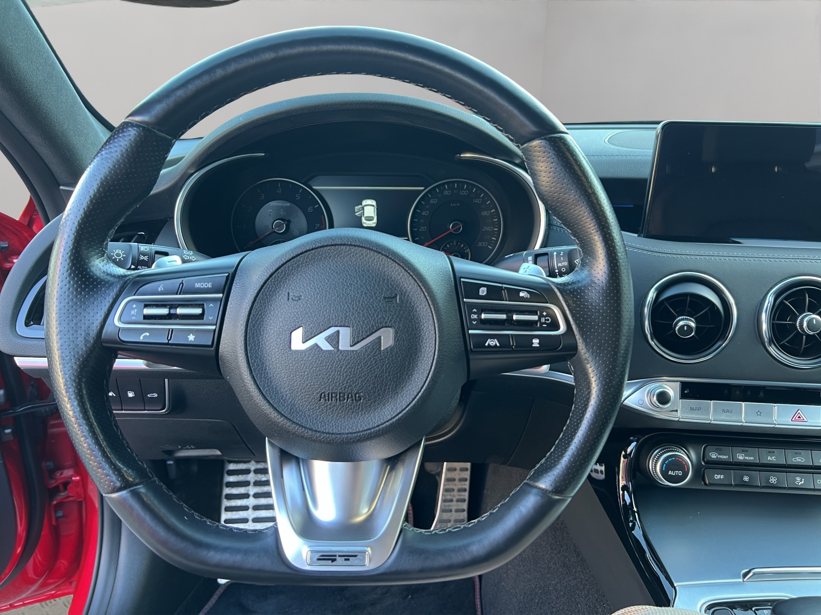 KIA Stinger 3.3 T-GDi GT Automat AWD-image-12