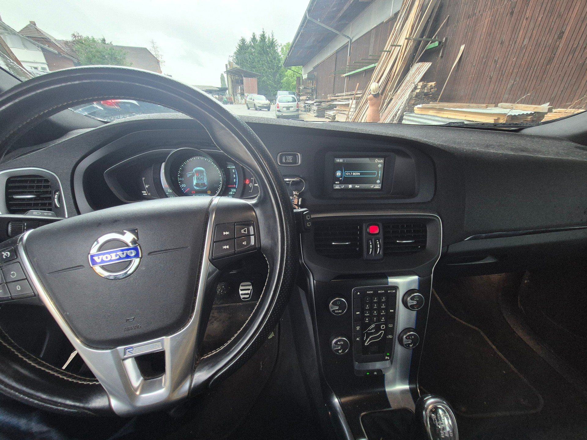 VOLVO V40 Diesel Klima R design Top Ohne Probleme-image-7