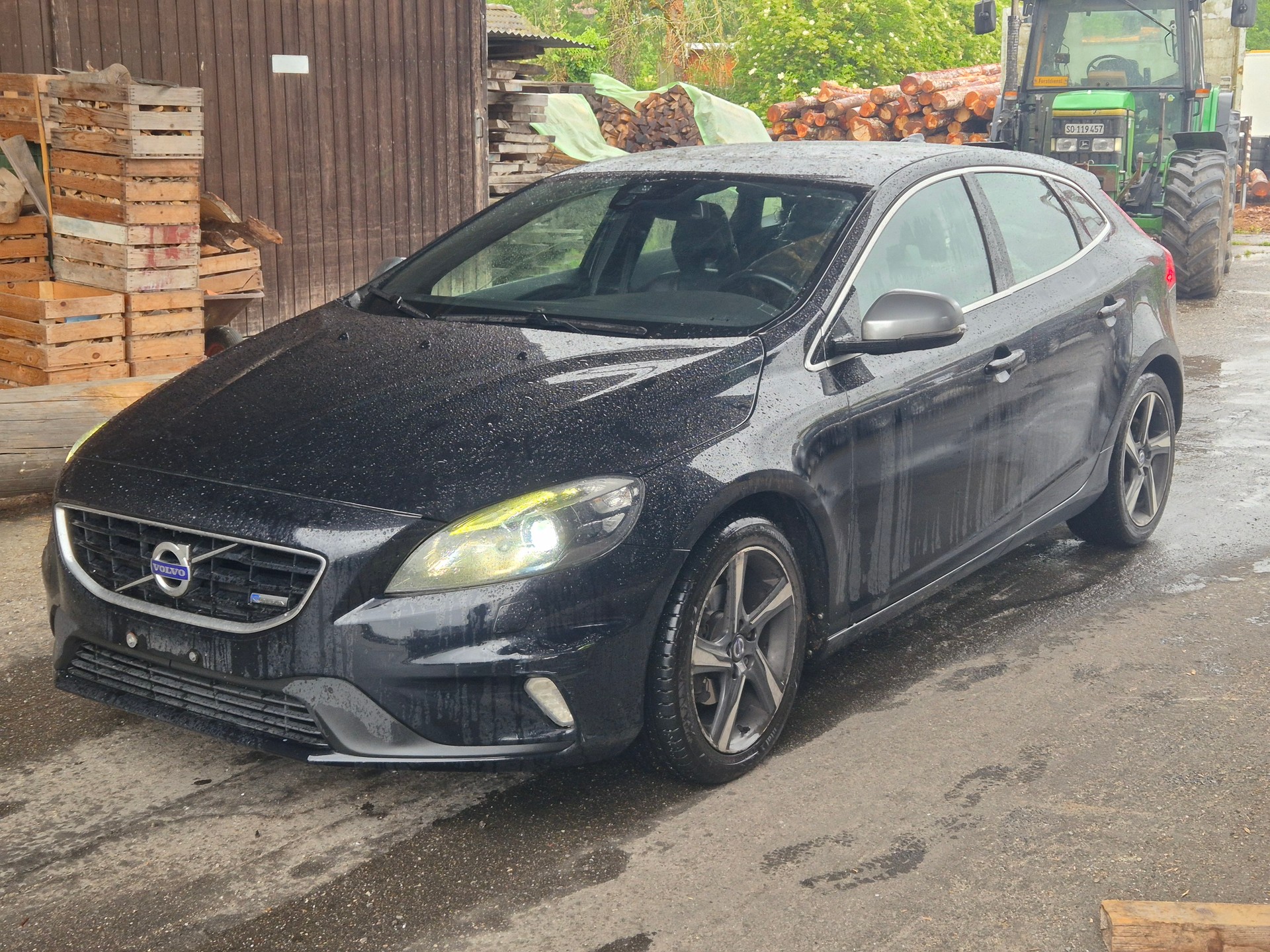 VOLVO V40 Diesel Klima R design Top Ohne Probleme-image-0