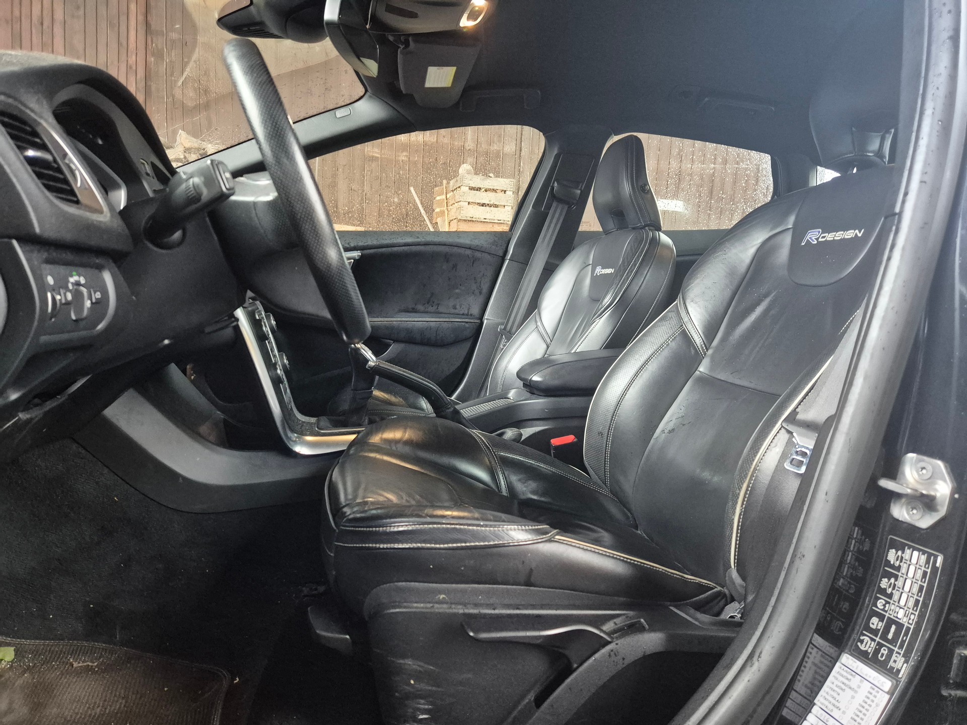 VOLVO V40 Diesel Klima R design Top Ohne Probleme-image-5