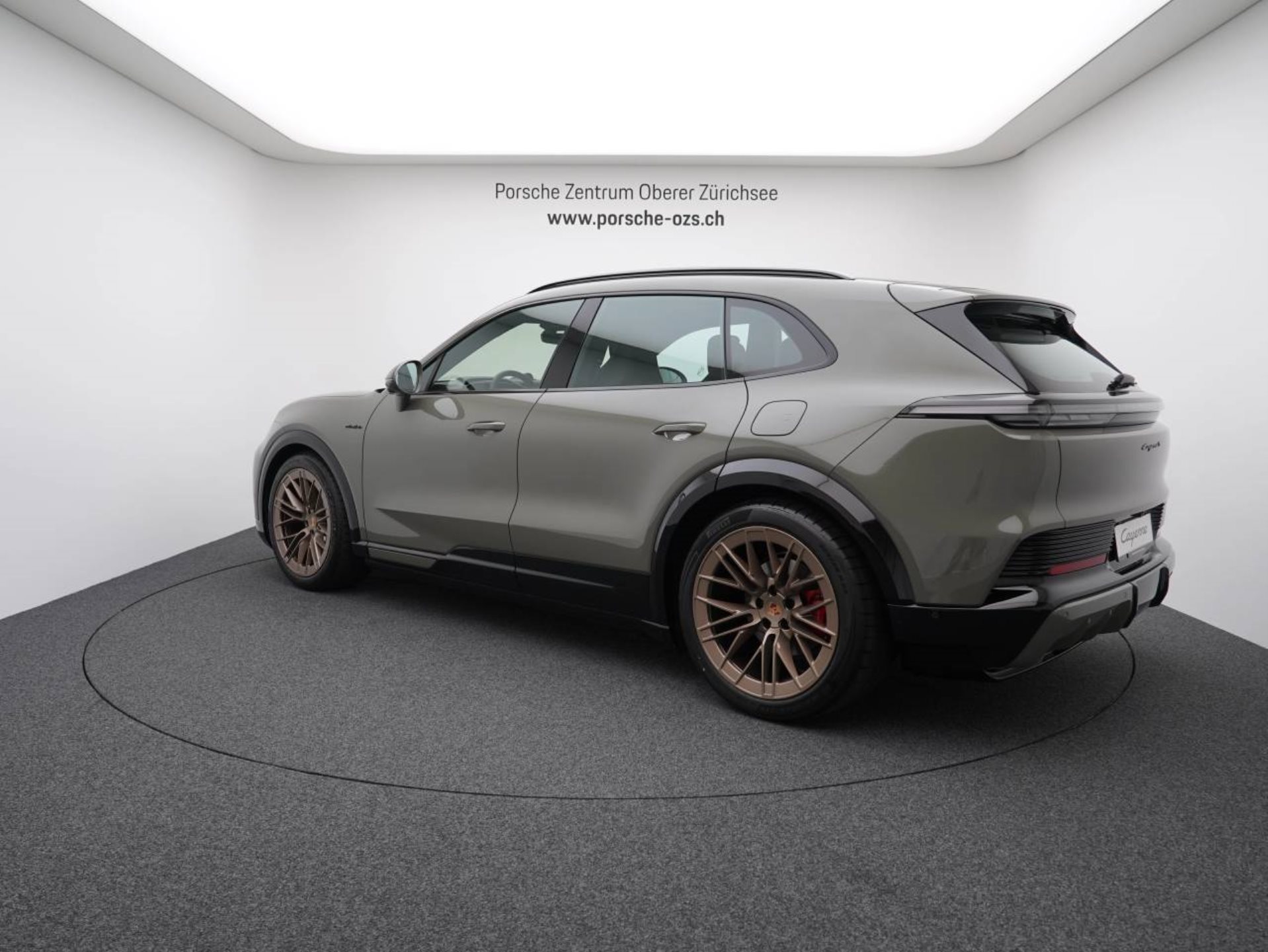 PORSCHE Cayenne S Electric-image-2