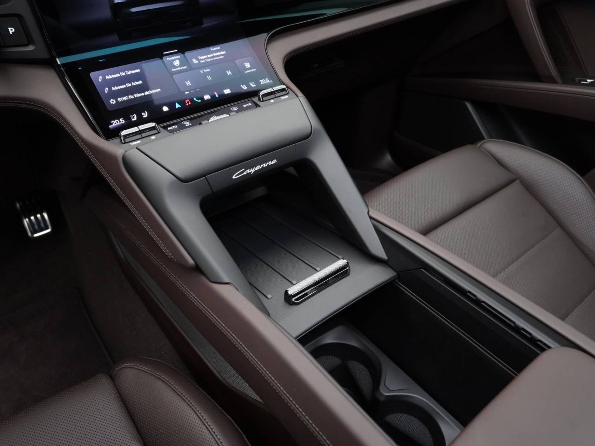 PORSCHE Cayenne S Electric-image-19