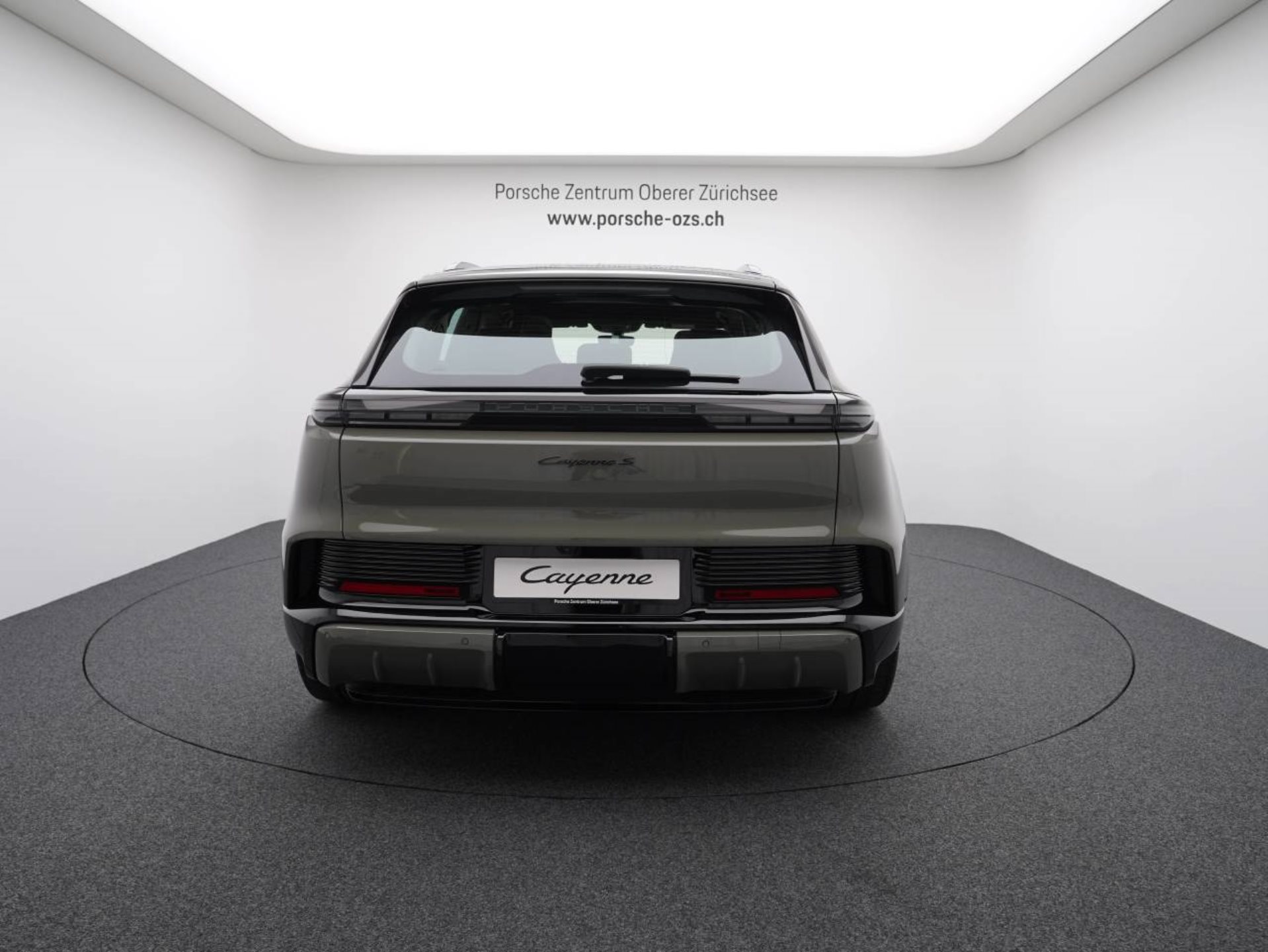 PORSCHE Cayenne S Electric-image-5