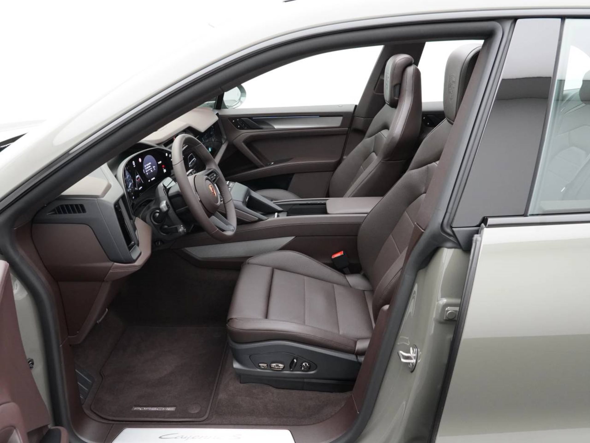 PORSCHE Cayenne S Electric-image-4