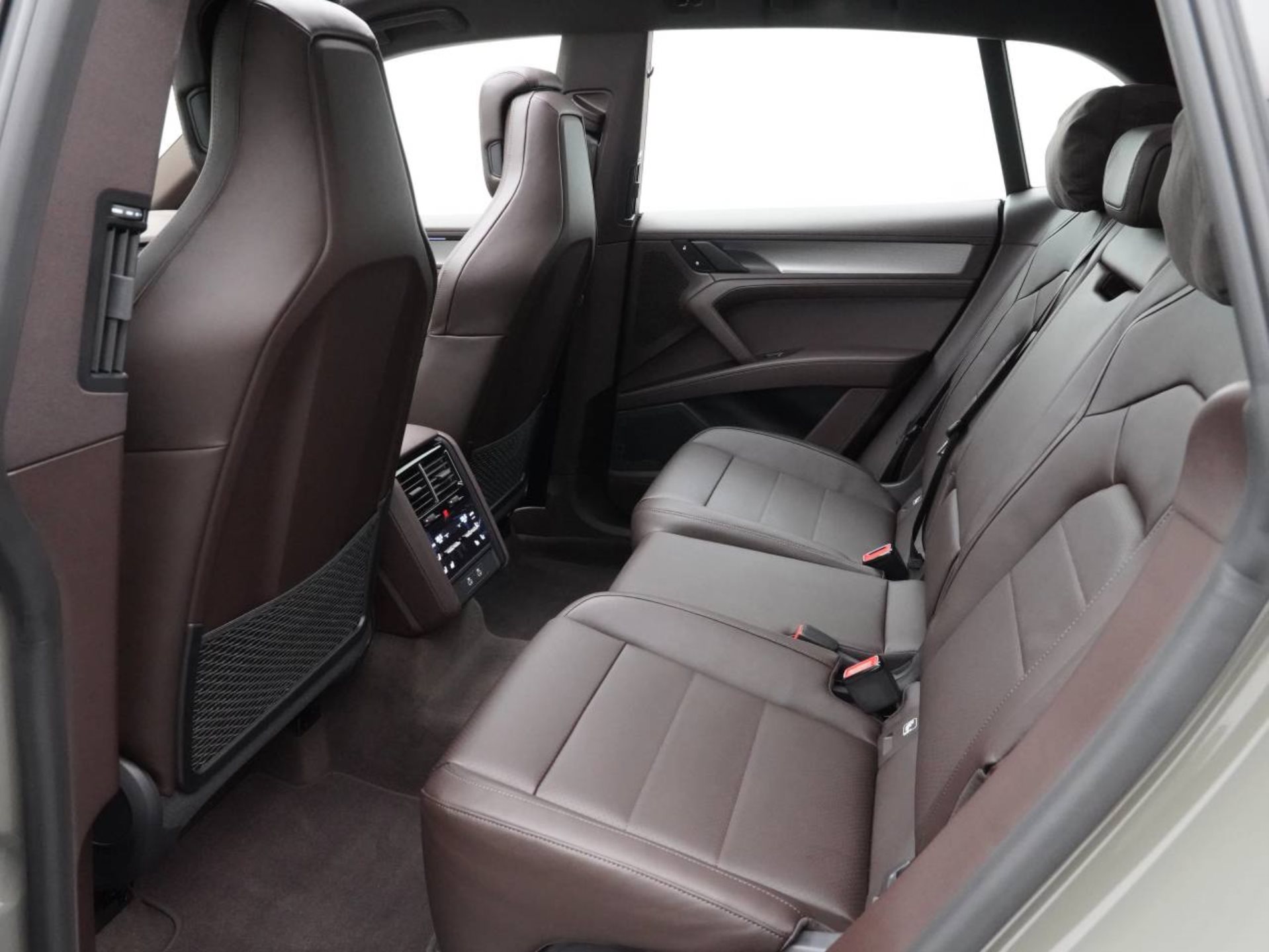 PORSCHE Cayenne S Electric-image-28