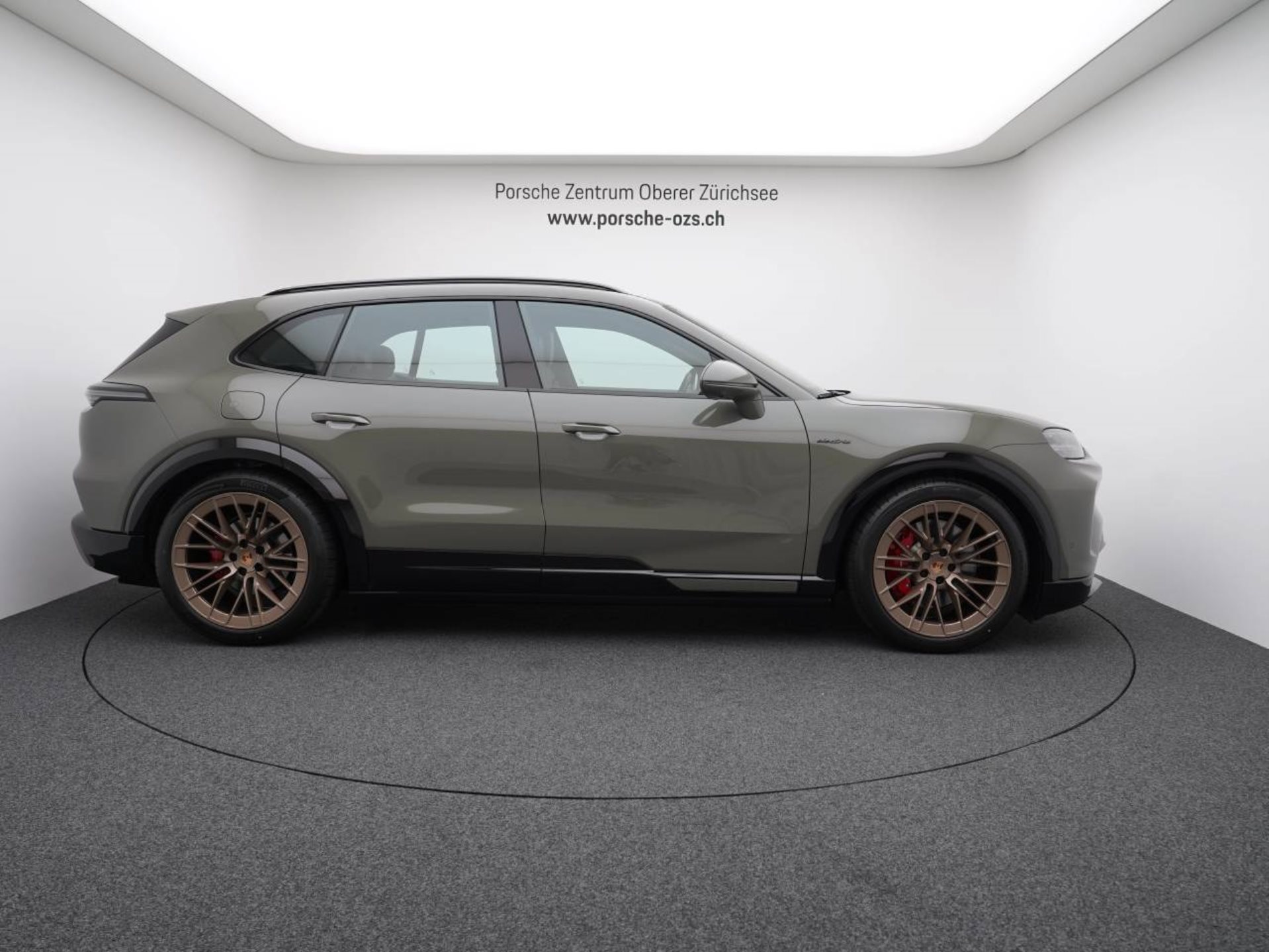 PORSCHE Cayenne S Electric-image-7