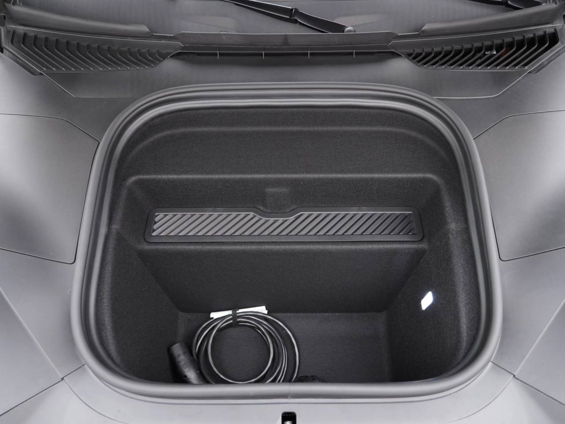 PORSCHE Cayenne S Electric-image-31