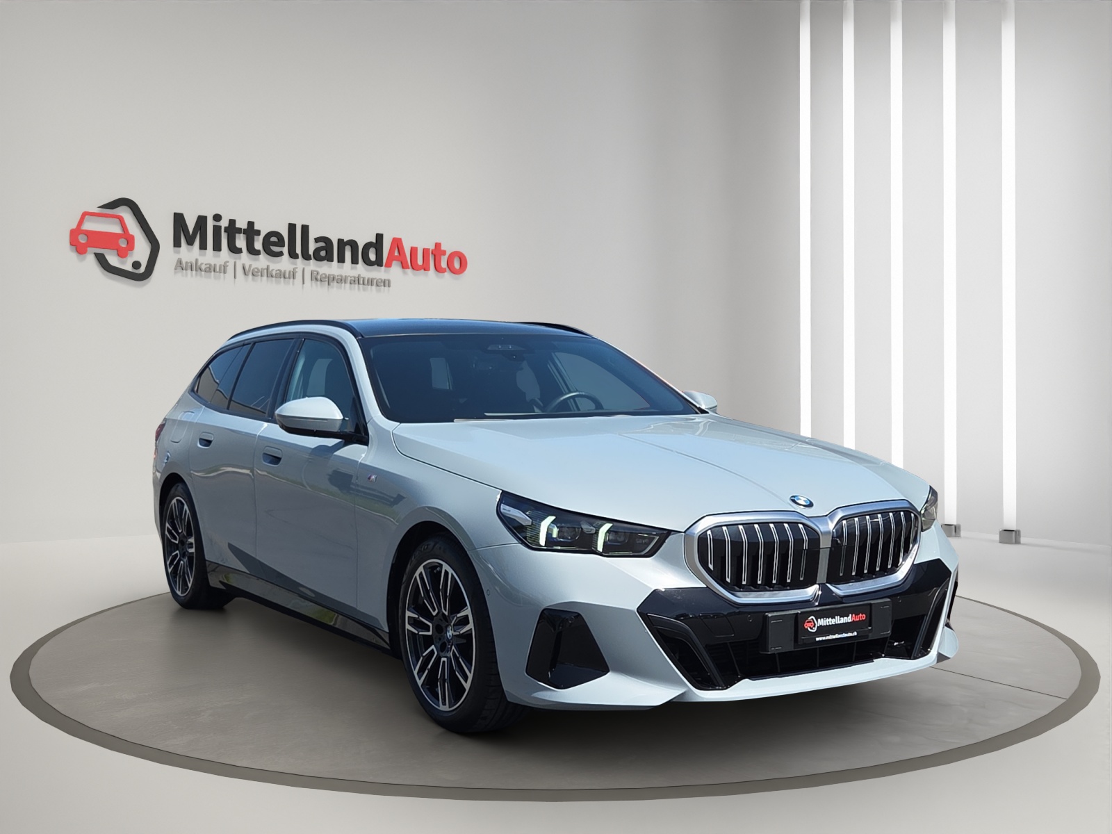 BMW 520d xDrive 48V Touring M Sport Steptronic-image-2