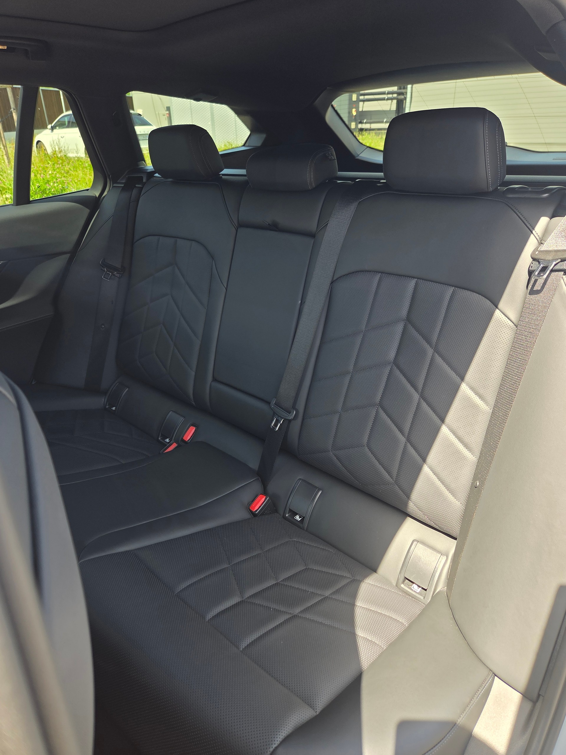 BMW 520d xDrive 48V Touring M Sport Steptronic-image-10