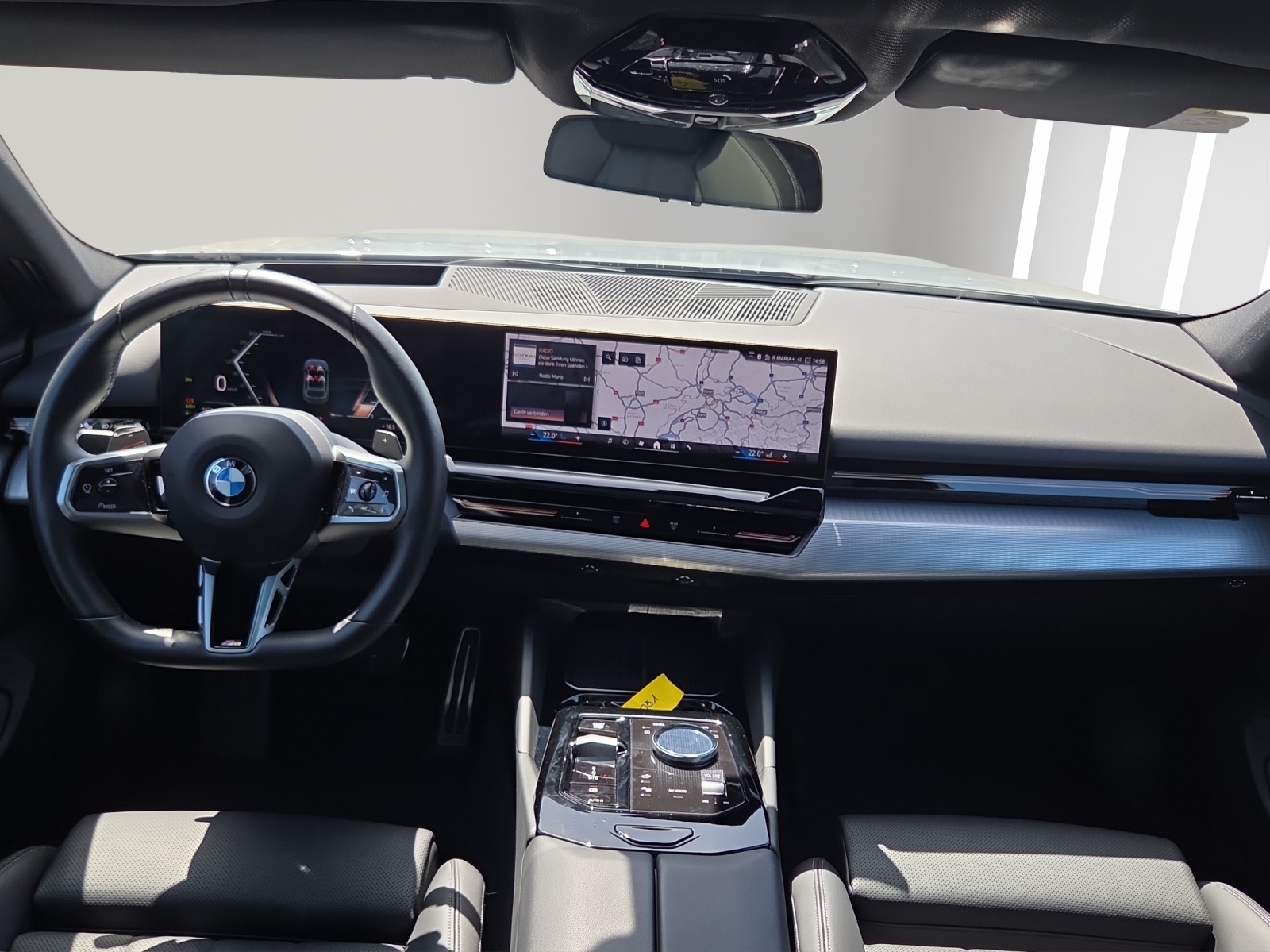 BMW 520d xDrive 48V Touring M Sport Steptronic-image-6