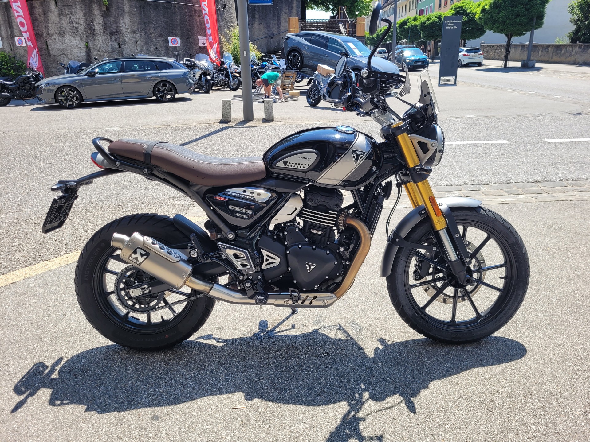 TRIUMPH Scrambler 400 X-showroom-element-1