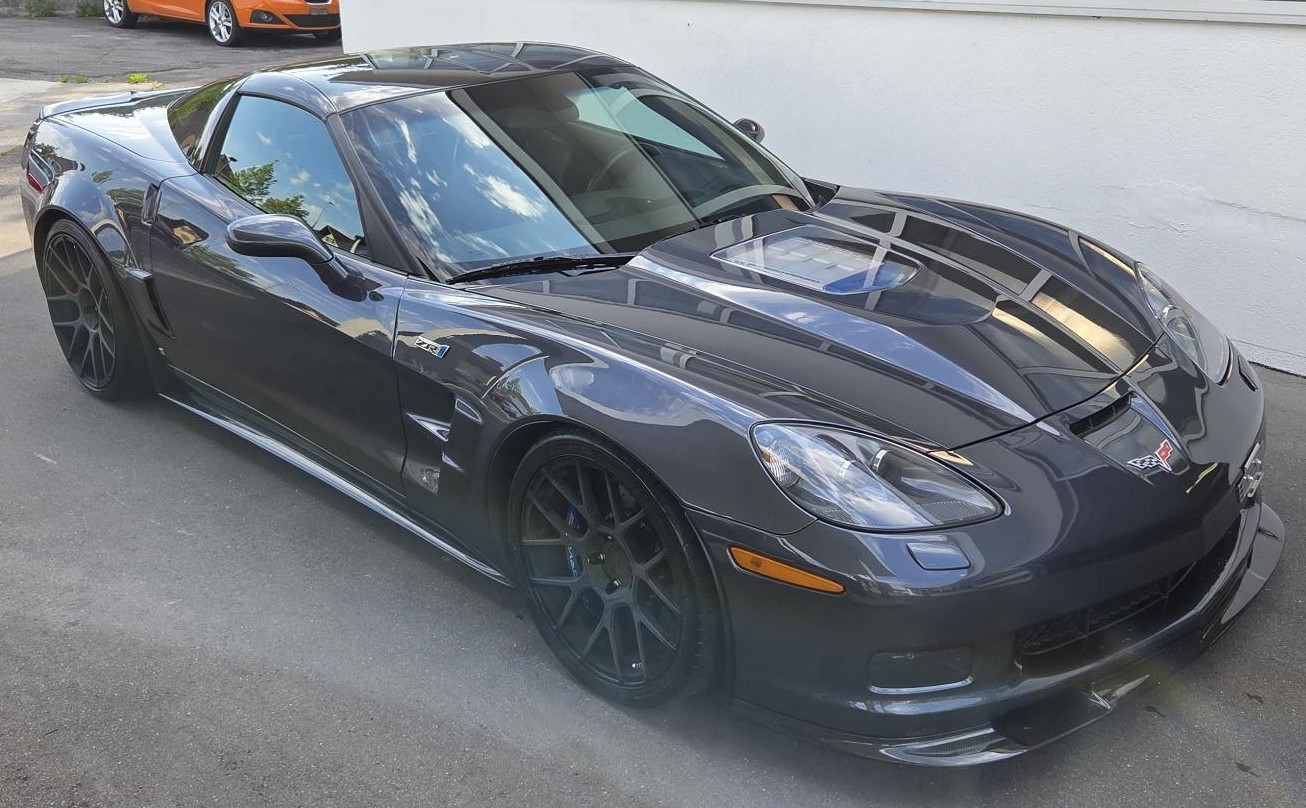 CHEVROLET Corvette ZR 1-image-1