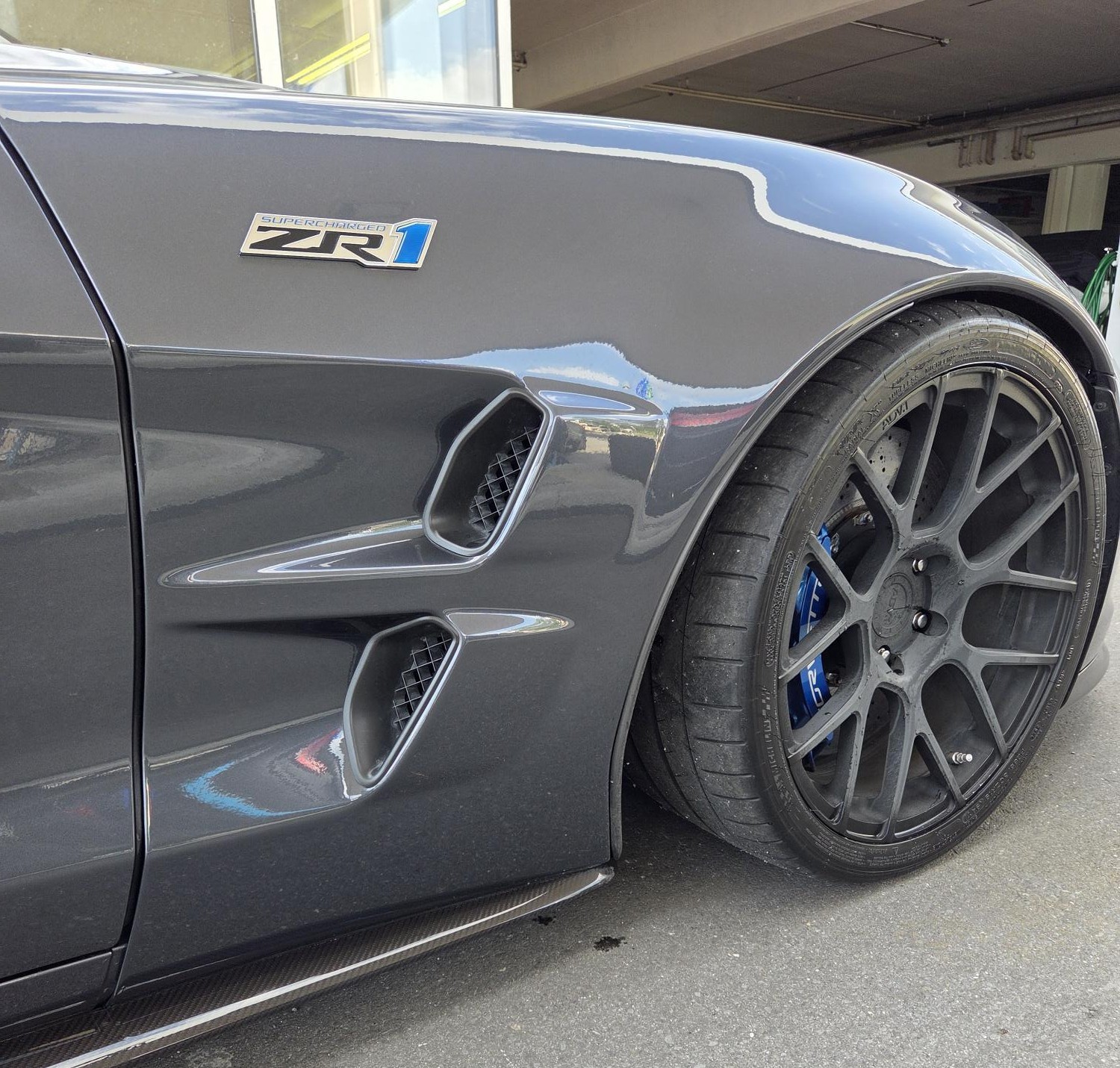 CHEVROLET Corvette ZR 1-image-2