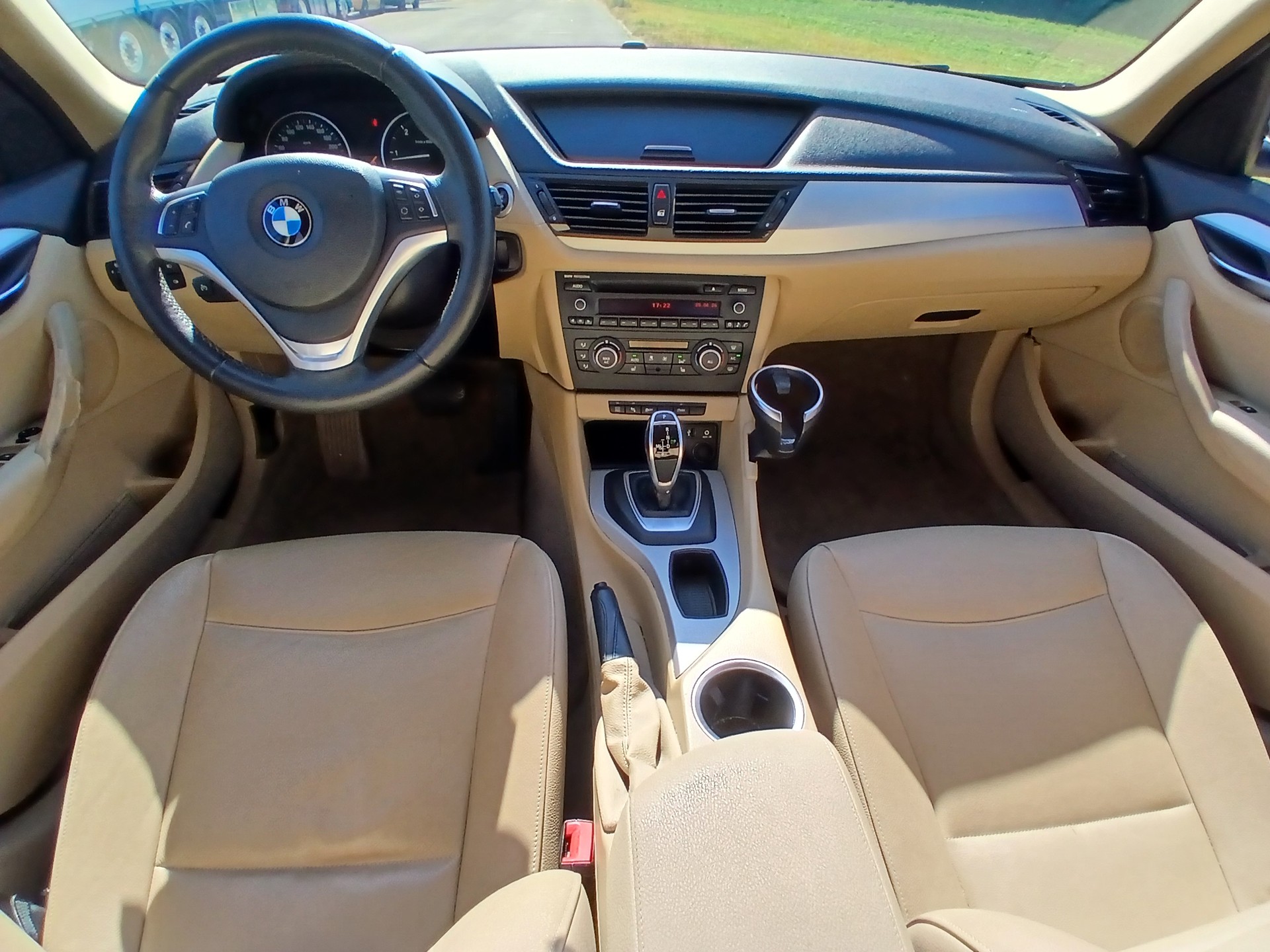 BMW X1 sDrive 18d Steptronic-image-12