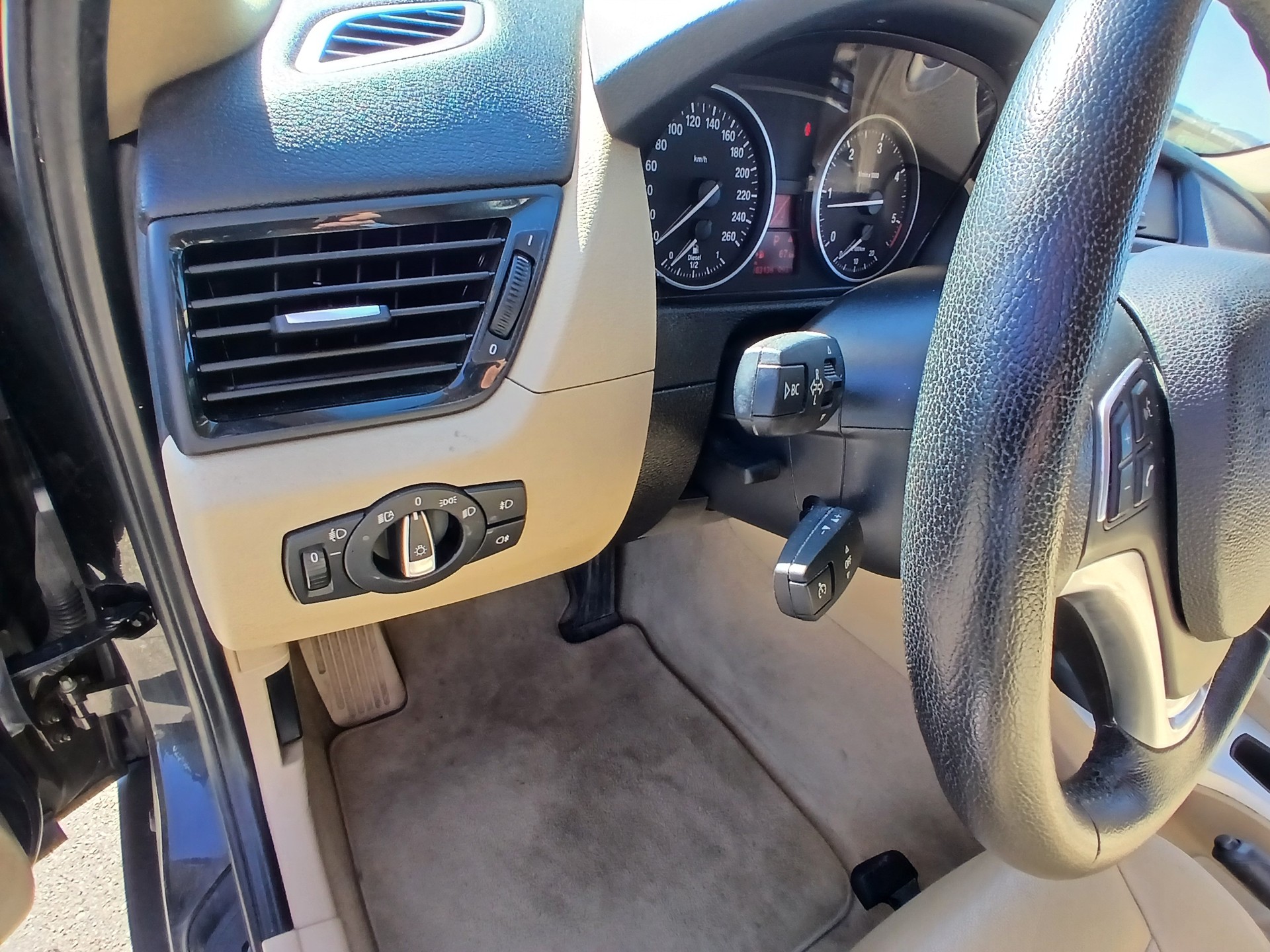BMW X1 sDrive 18d Steptronic-image-10