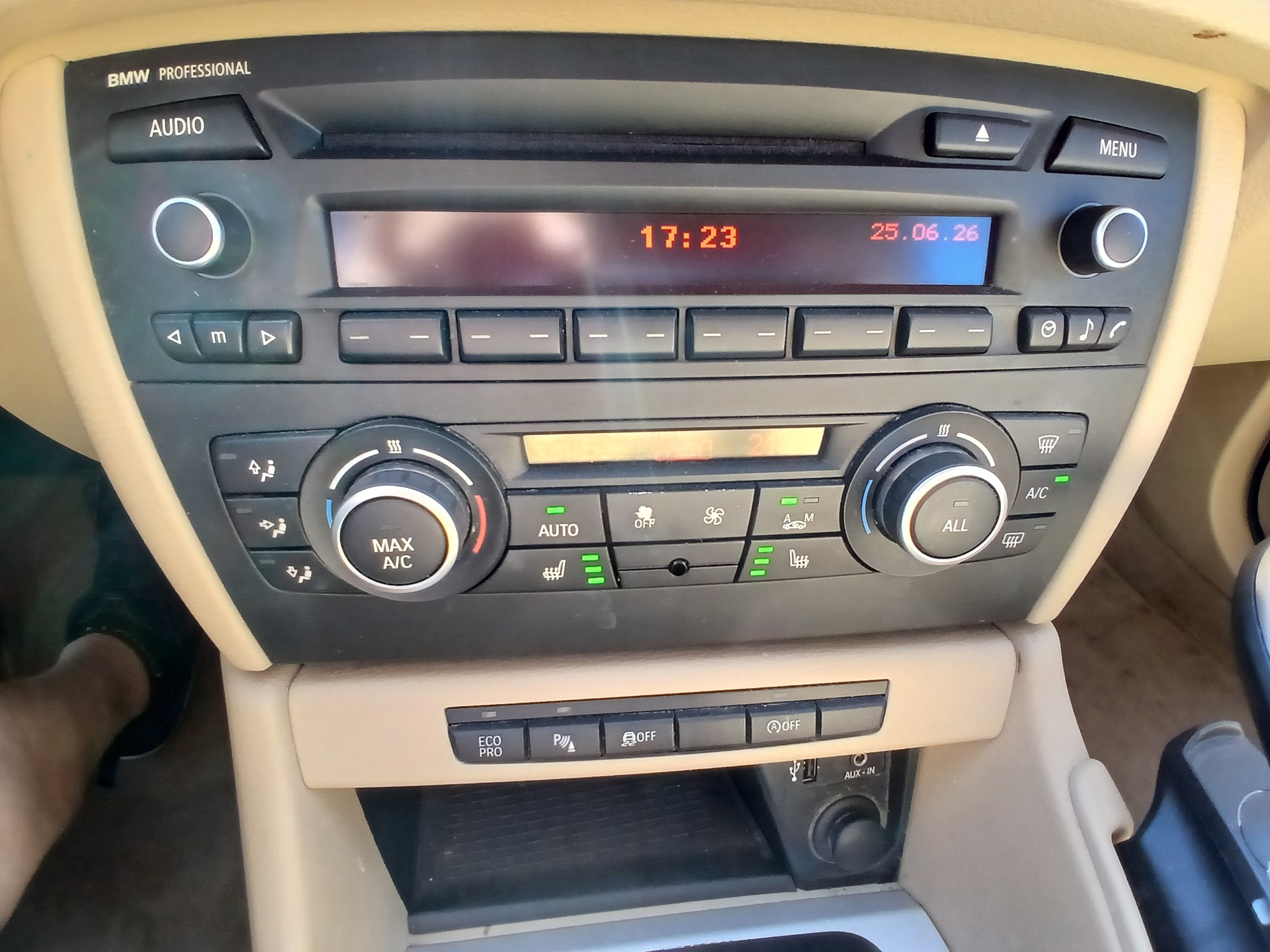 BMW X1 sDrive 18d Steptronic-image-13