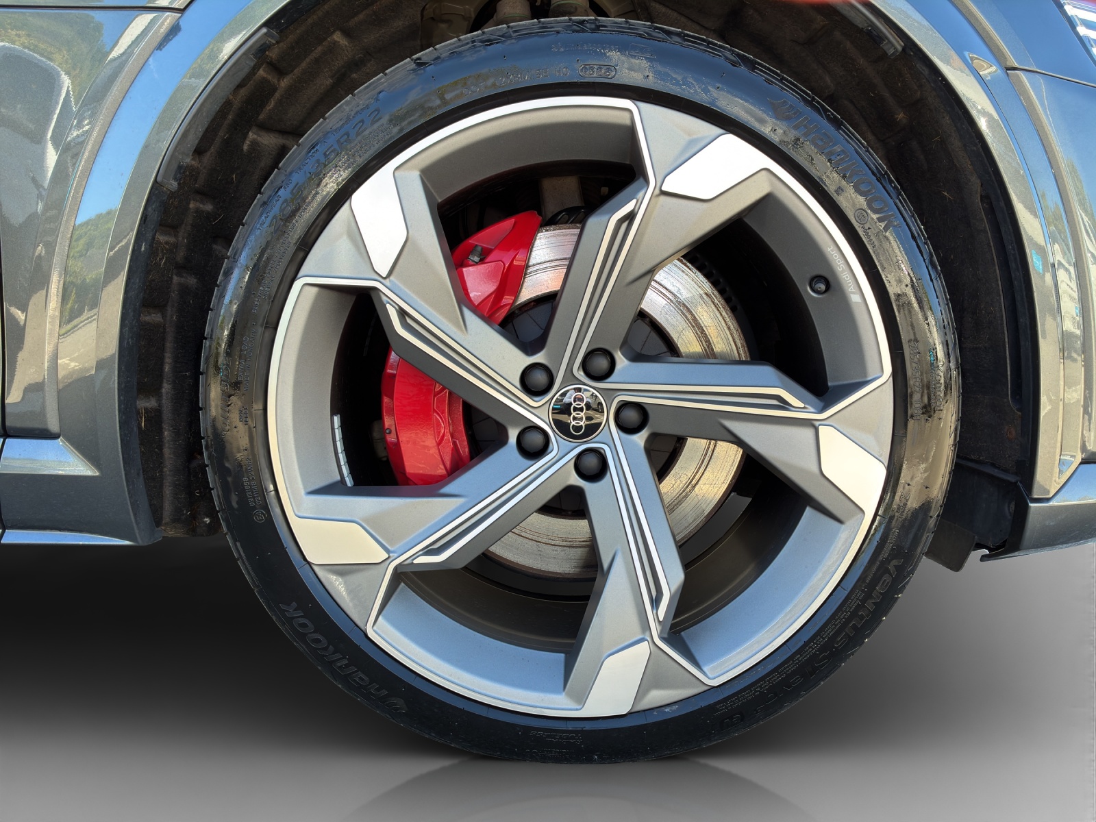 AUDI SQ8 e-tron quattro-image-16