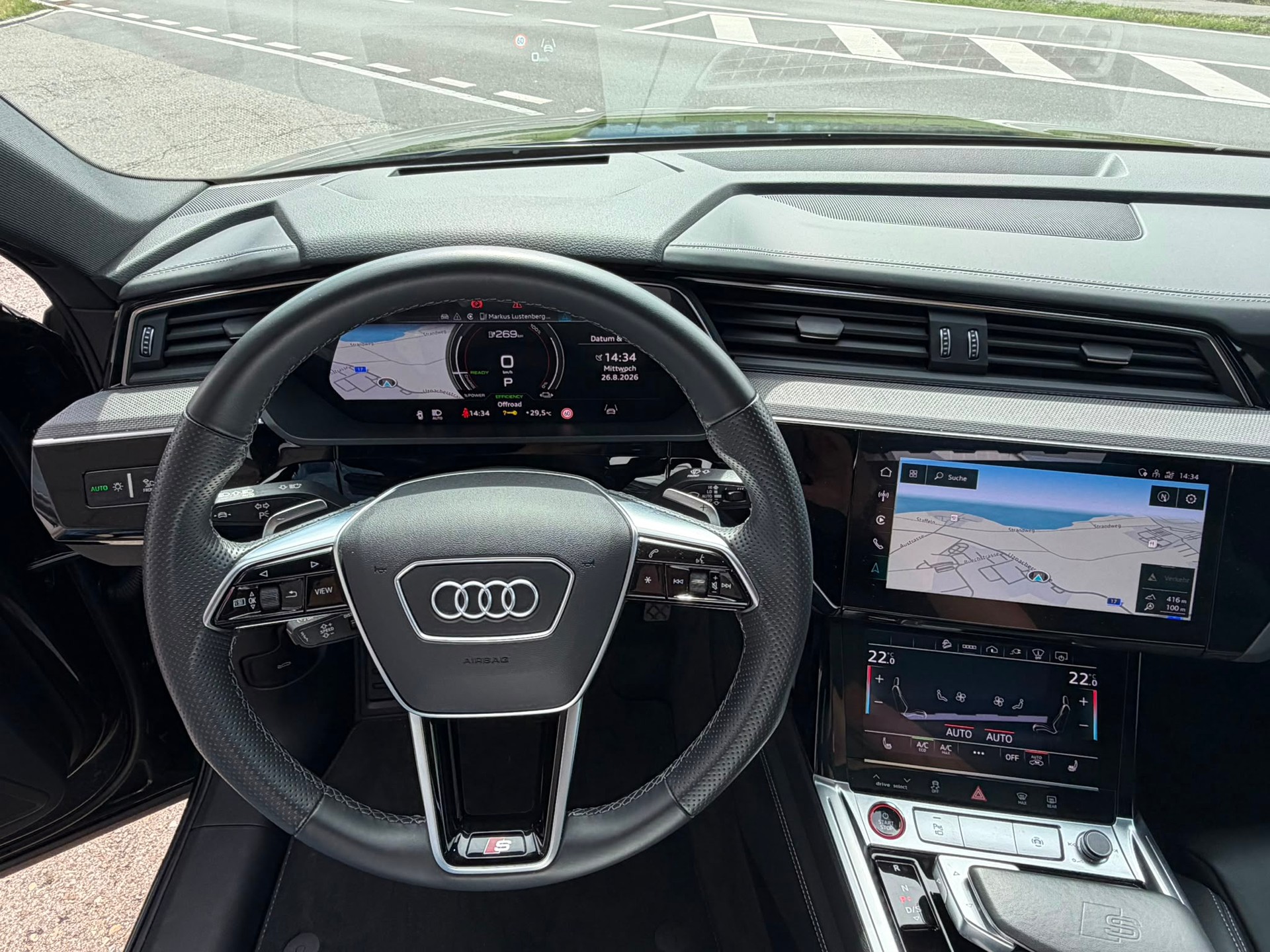 AUDI e-tron S Sportback quattro-image-12
