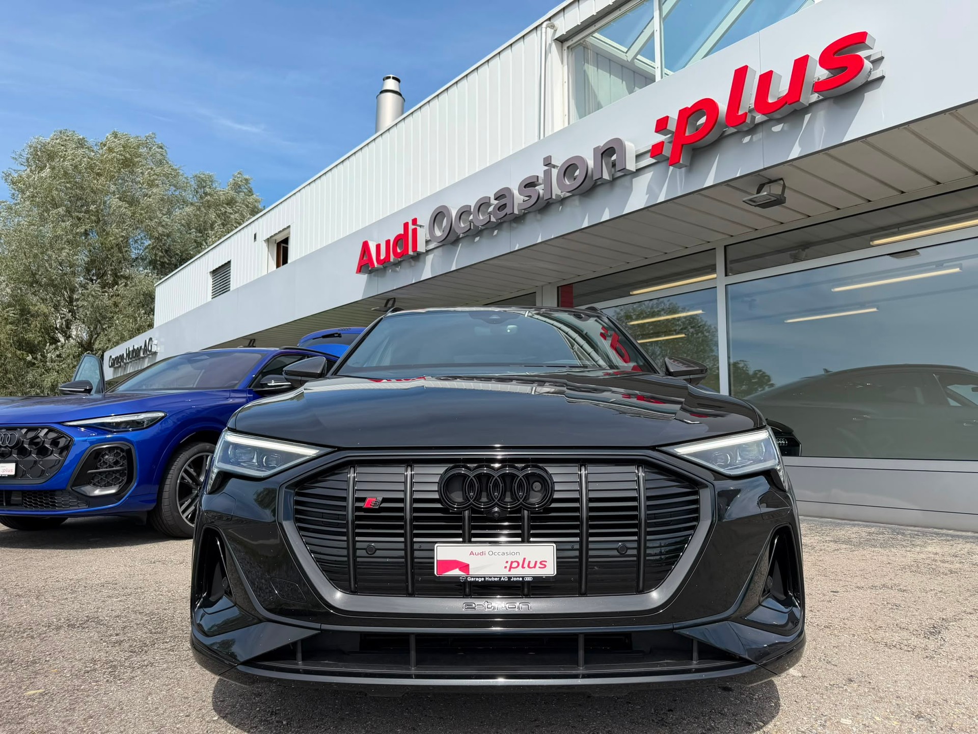 AUDI e-tron S Sportback quattro-image-6