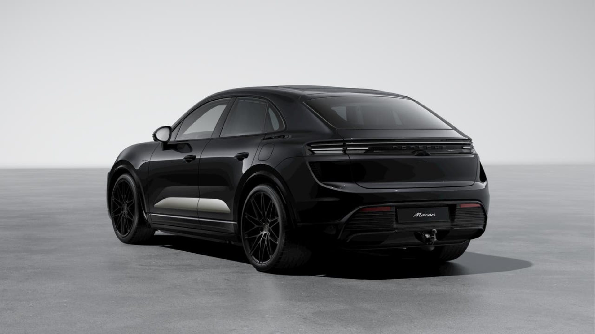 PORSCHE Macan Turbo-image-2