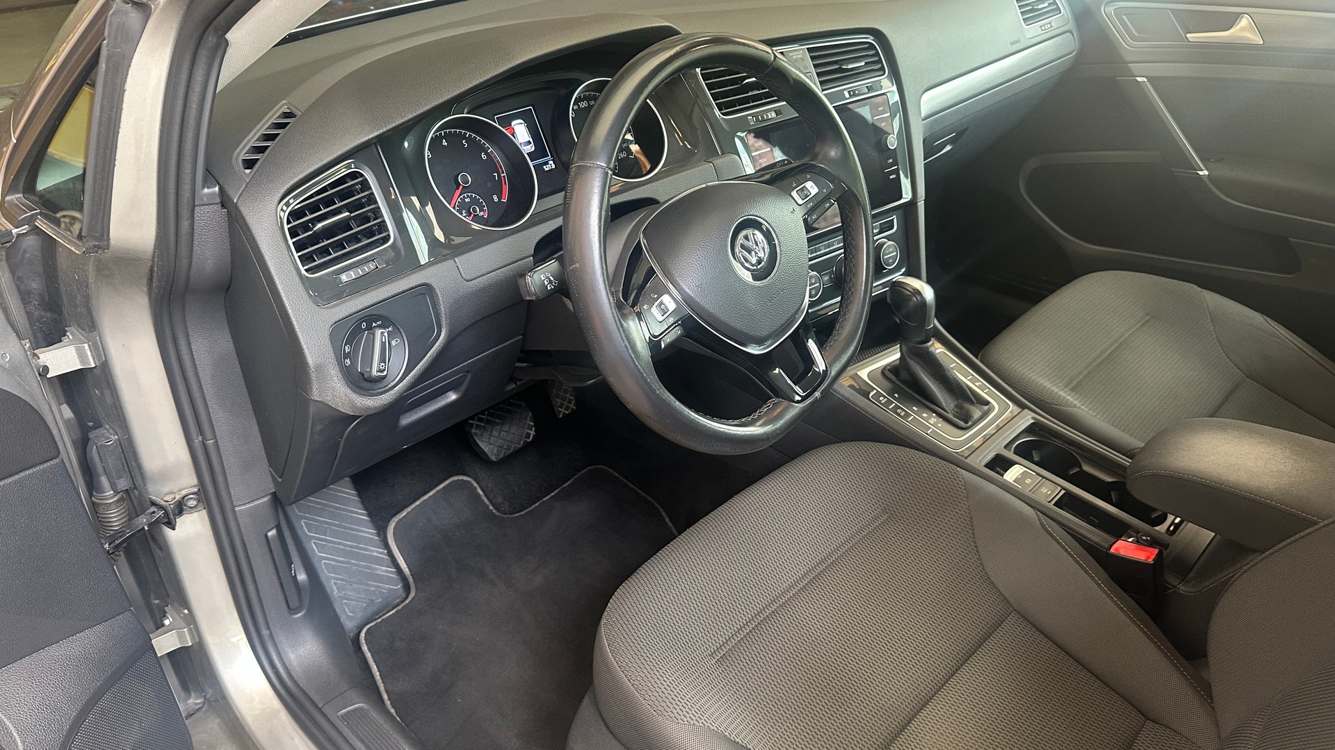 VW Golf Variant 1.5 TSI EVO Comfortline DSG-image-10