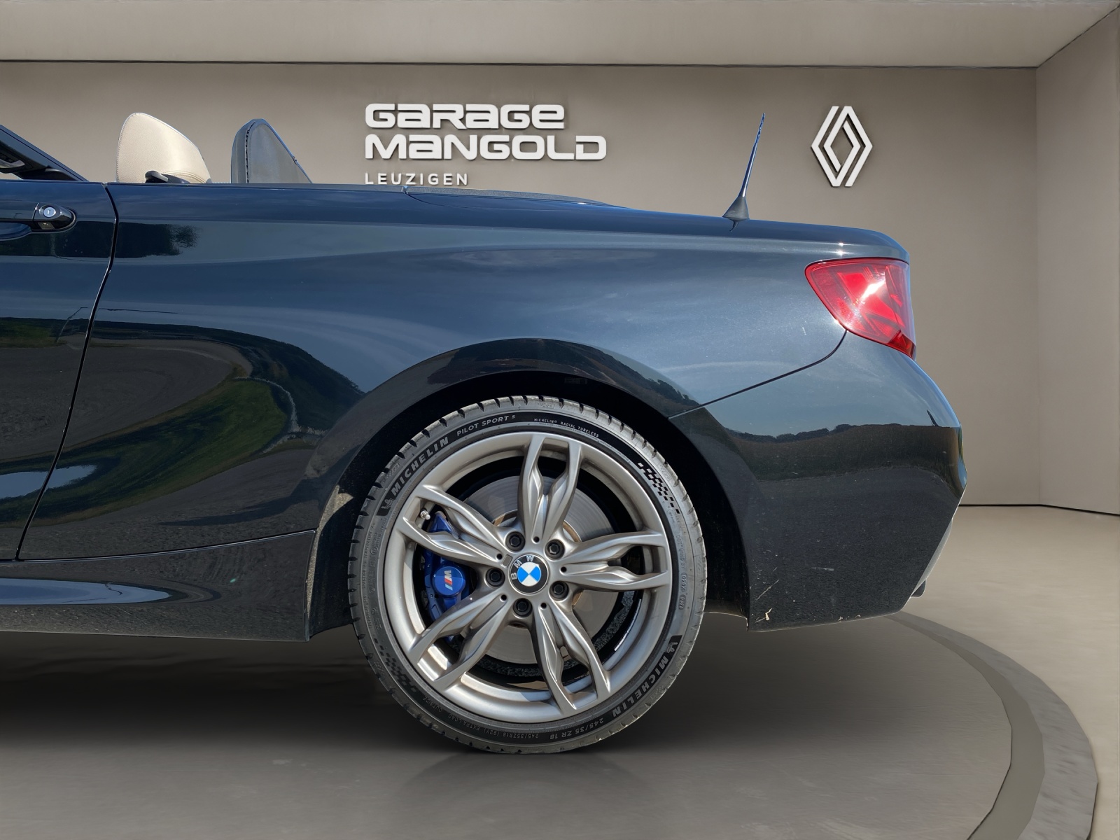 BMW M235i Steptronic-image-15