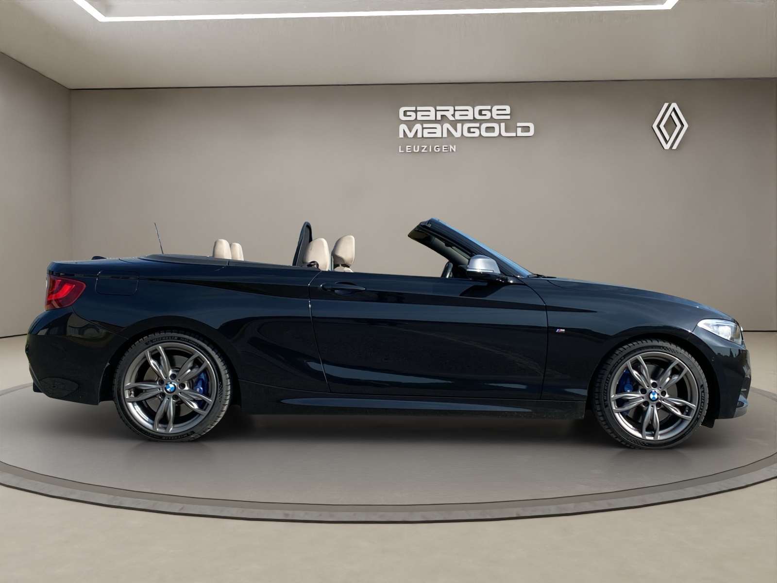 BMW M235i Steptronic-image-5