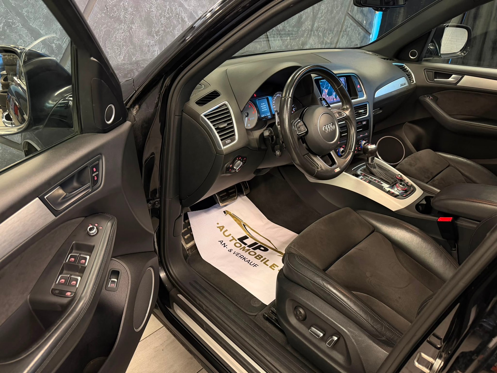 AUDI SQ5 3.0 TDI quattro tiptronic-image-10