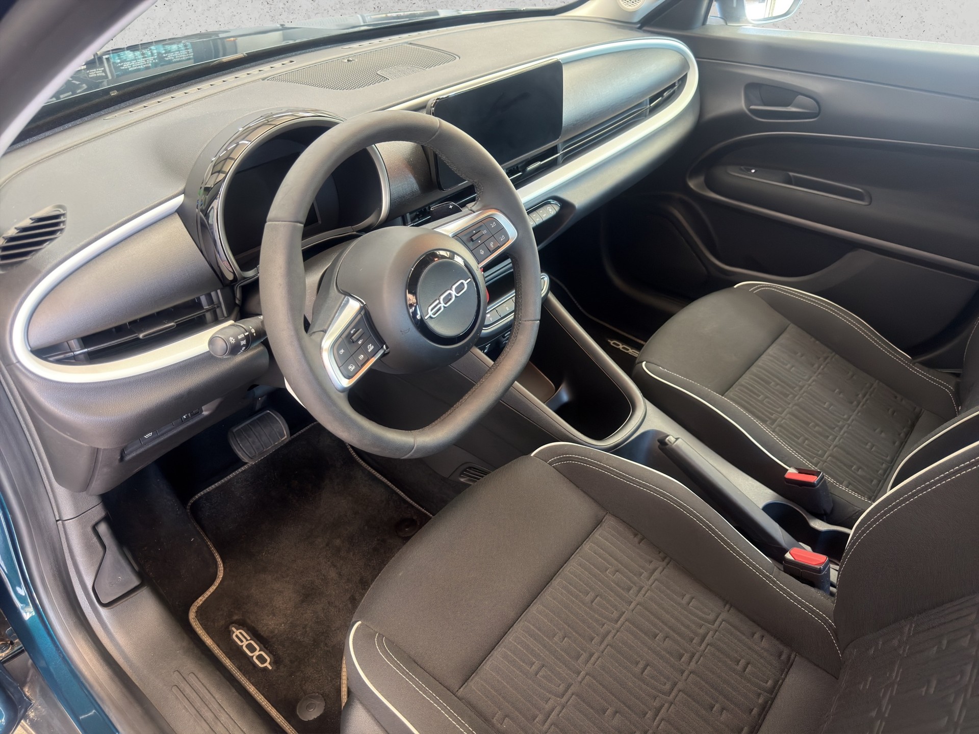 FIAT 600 1.2 Hybrid Cult-image-8
