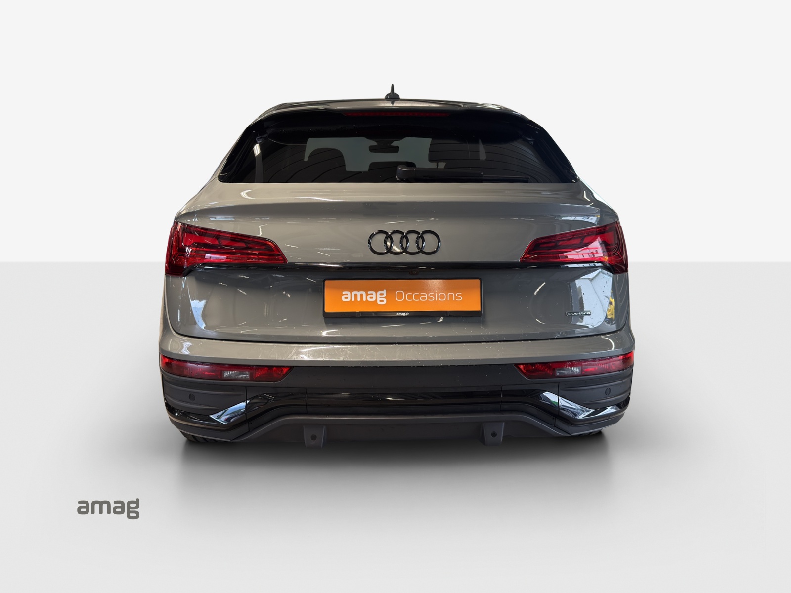 AUDI Q5 Sportback 55 TFSI e PHEV S line quattro S-tronic-image-3