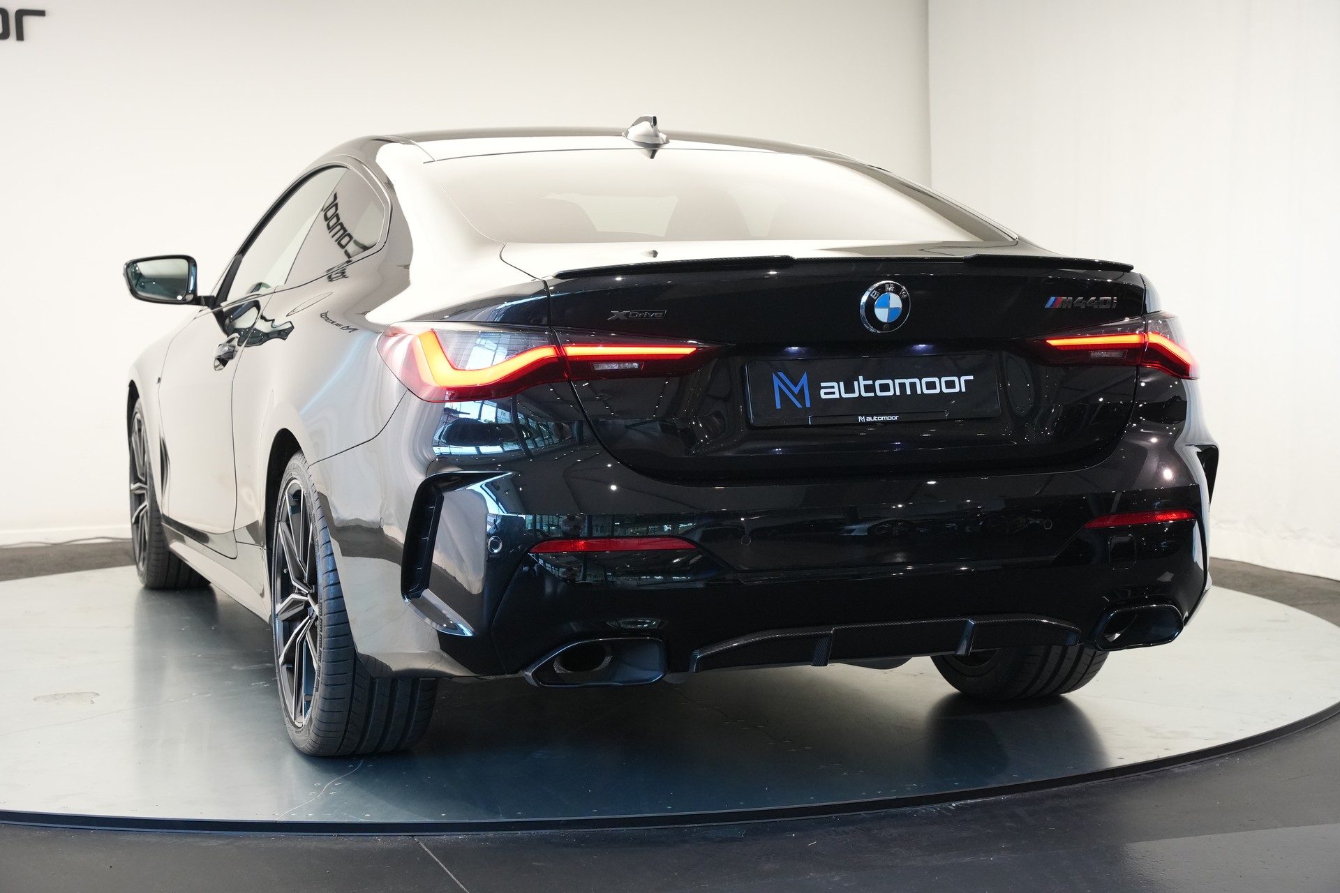 BMW M440i xDrive 48V Coupé Steptronic *CH-Fahrzeug* *M Sportsitze* *Carbon Paket*-image-42